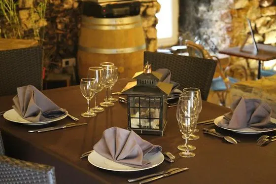 Restaurant/places to eat in Domaine d'Alcapiès