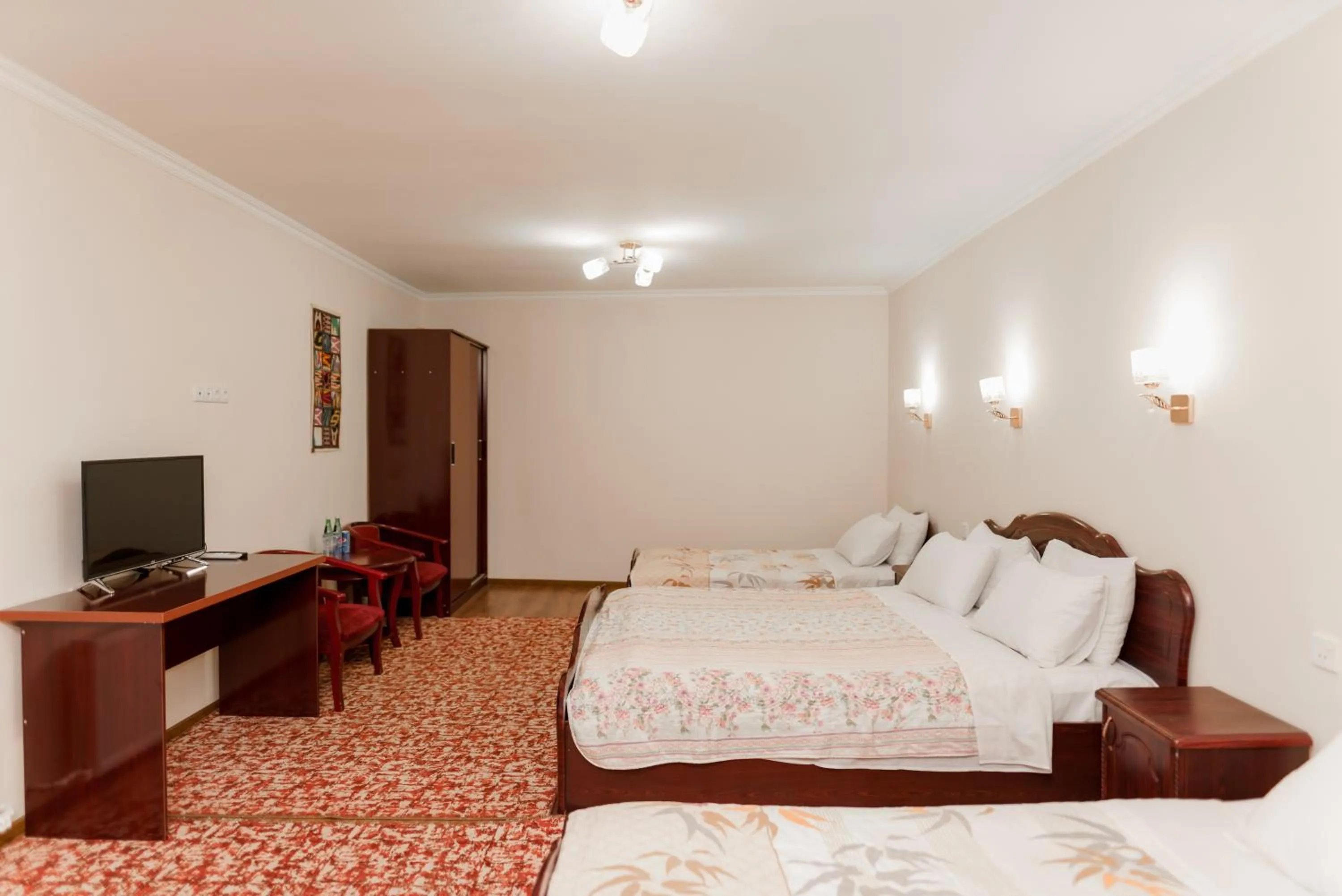 Bed in Hotel Dilshoda