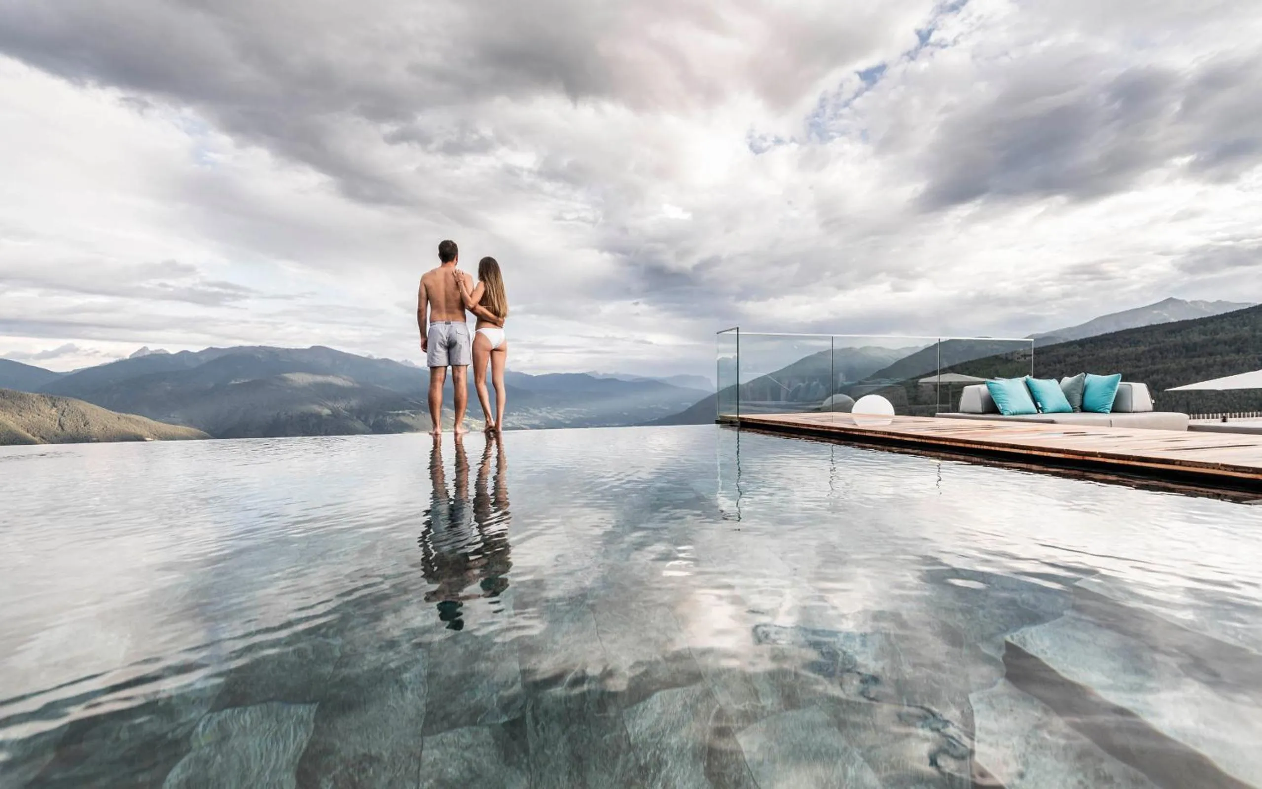 Swimming pool in Hotel Ambet