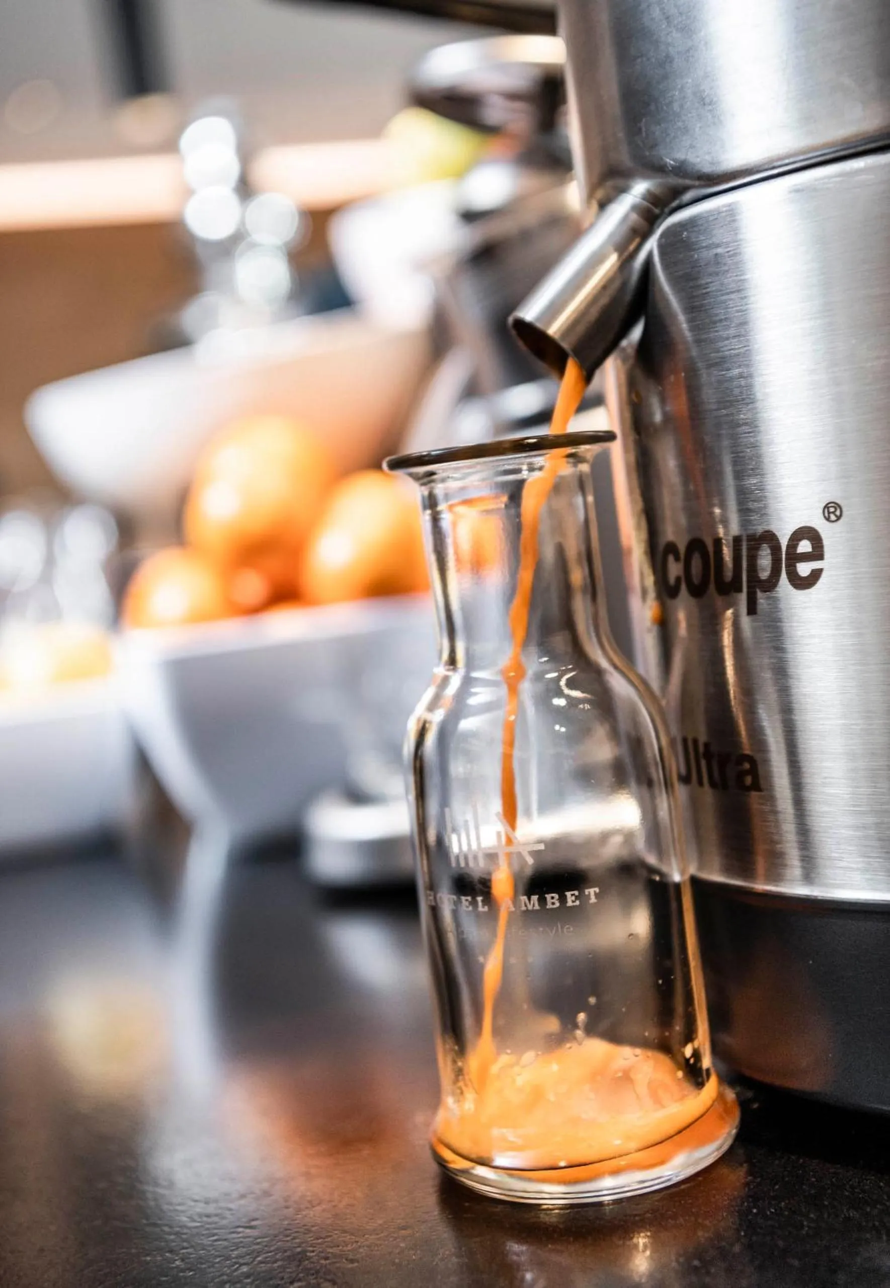 Restaurant/places to eat in Hotel Ambet