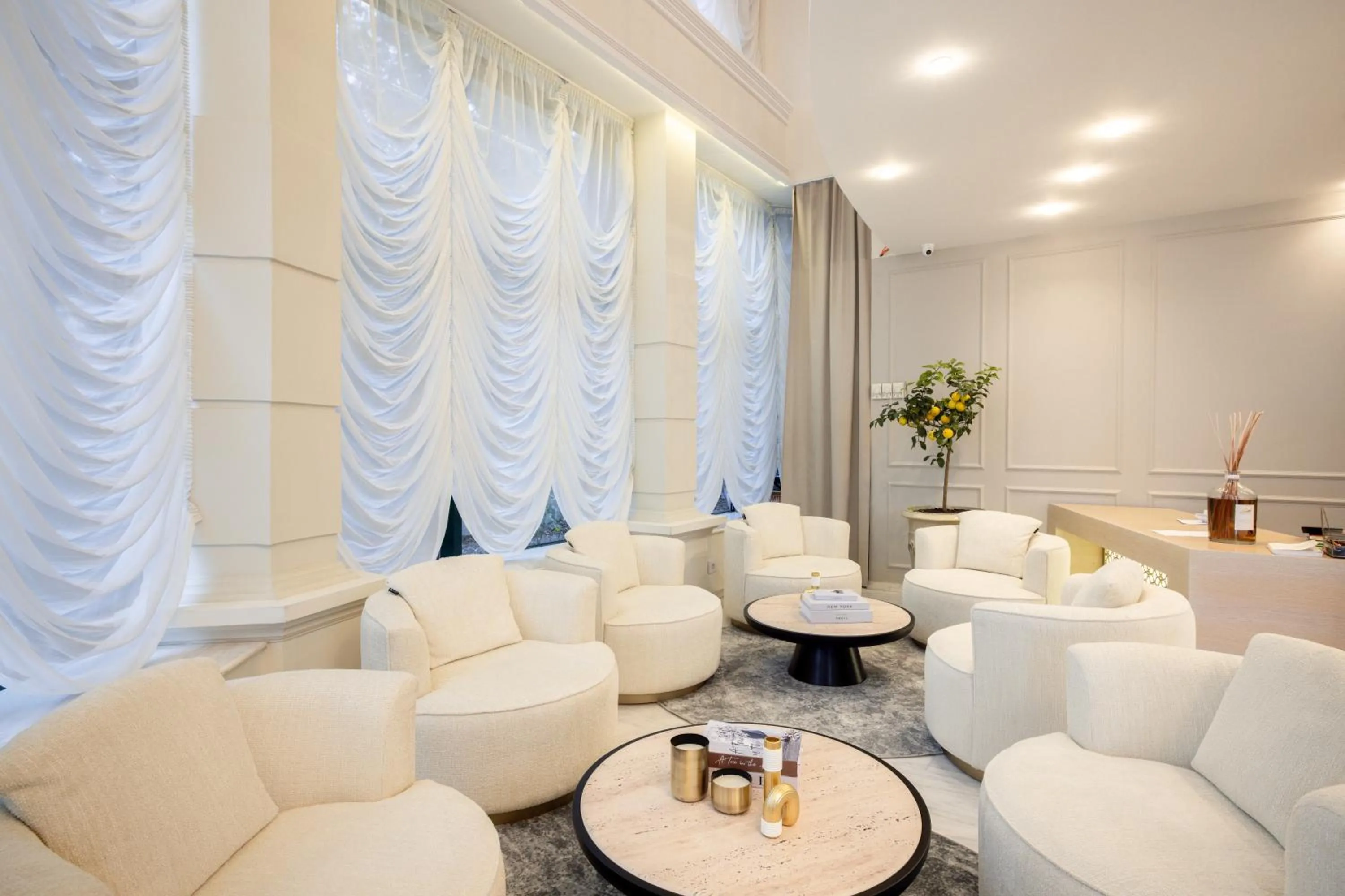 Lobby or reception in Tresor Le Palais Timisoara, Curio Collection by Hilton
