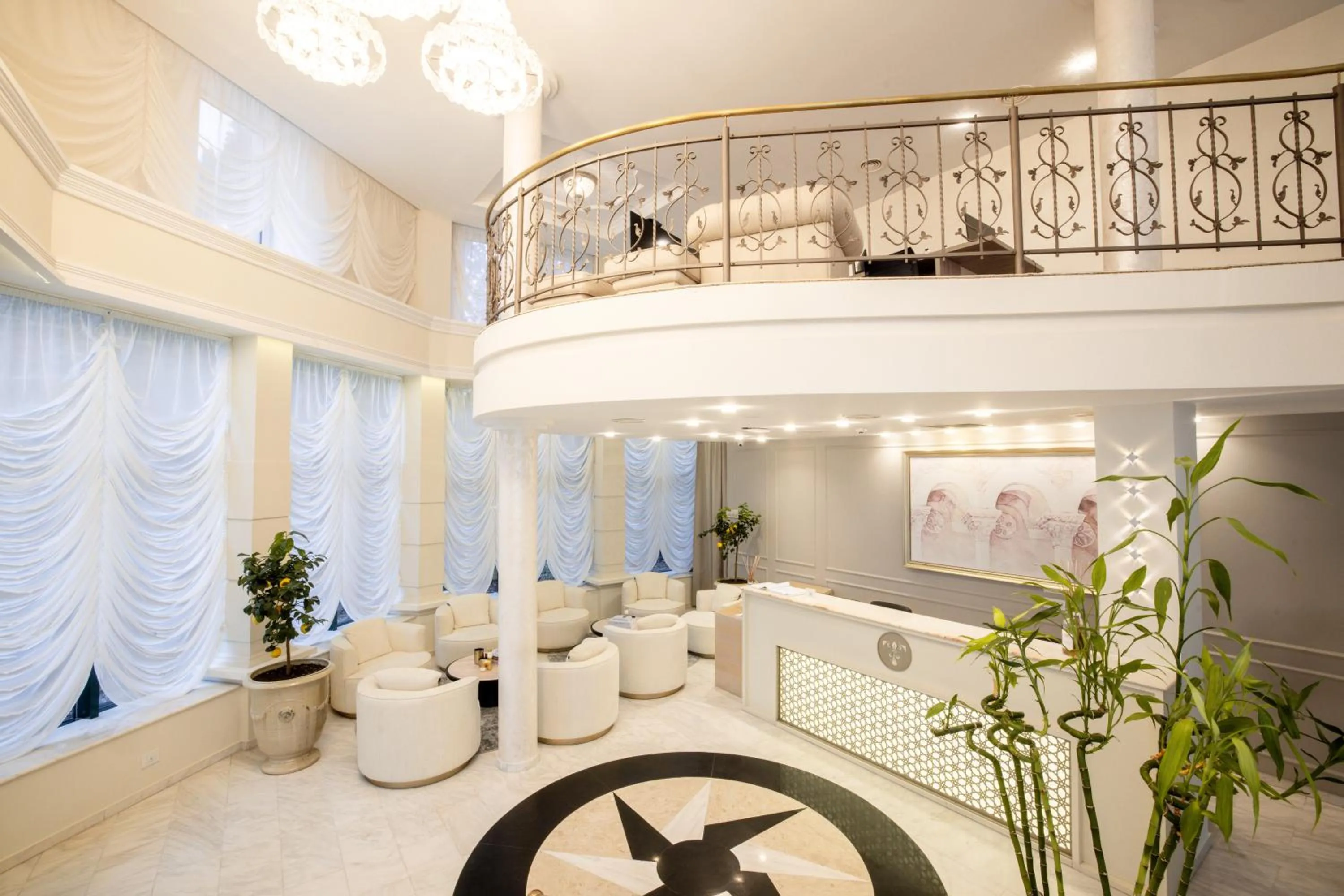 Lobby or reception, Bed in Tresor Le Palais Timisoara, Curio Collection by Hilton