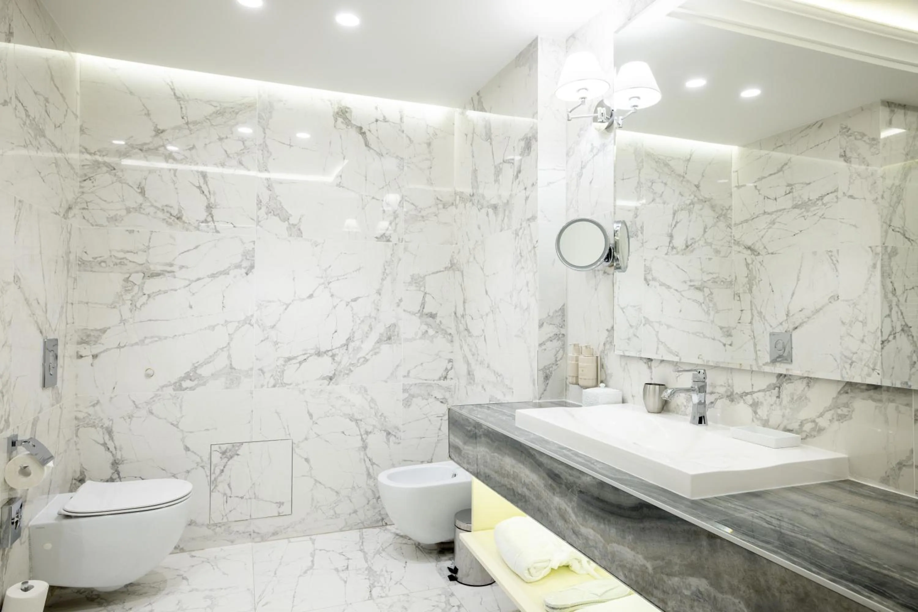 Bathroom in Tresor Le Palais Timisoara, Curio Collection by Hilton