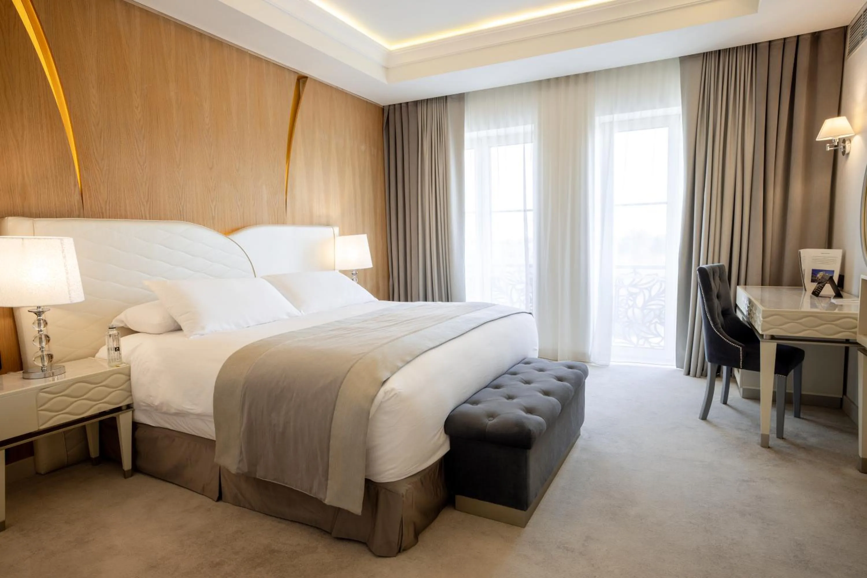 Bedroom, Bed in Tresor Le Palais Timisoara, Curio Collection by Hilton