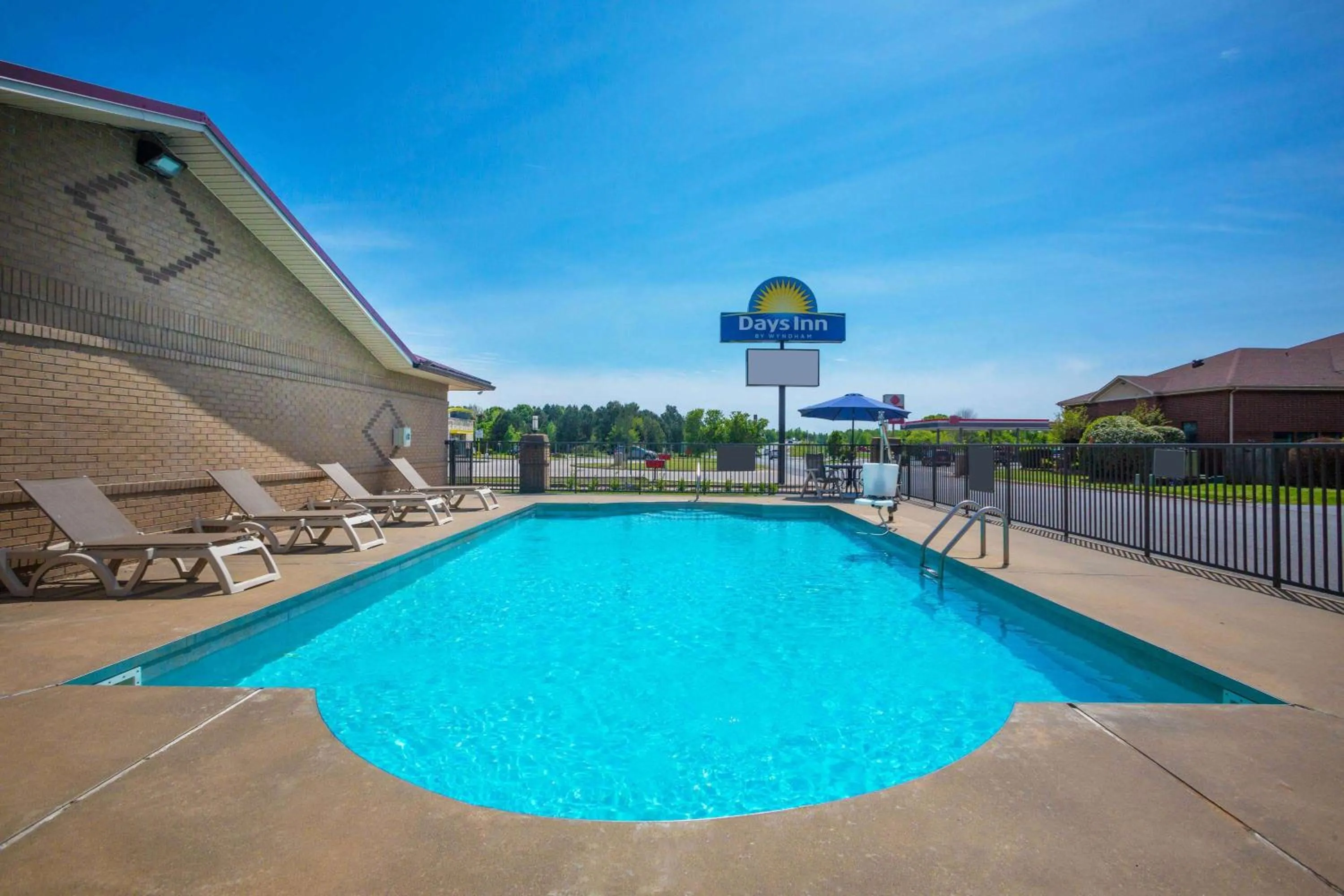 Pool view in Days Inn by Wyndham Lonoke