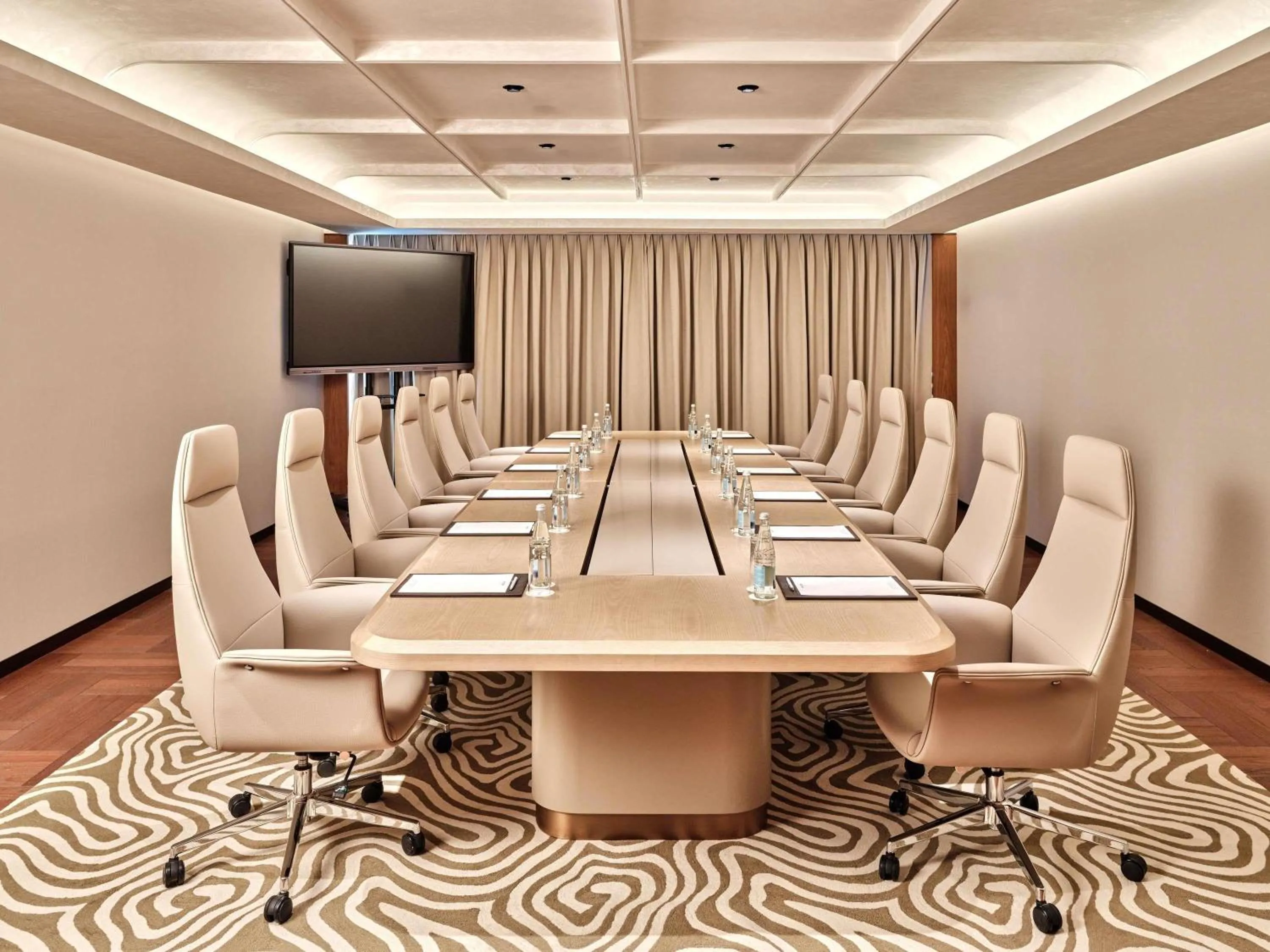 Meeting/conference room in Swissotel Tashkent