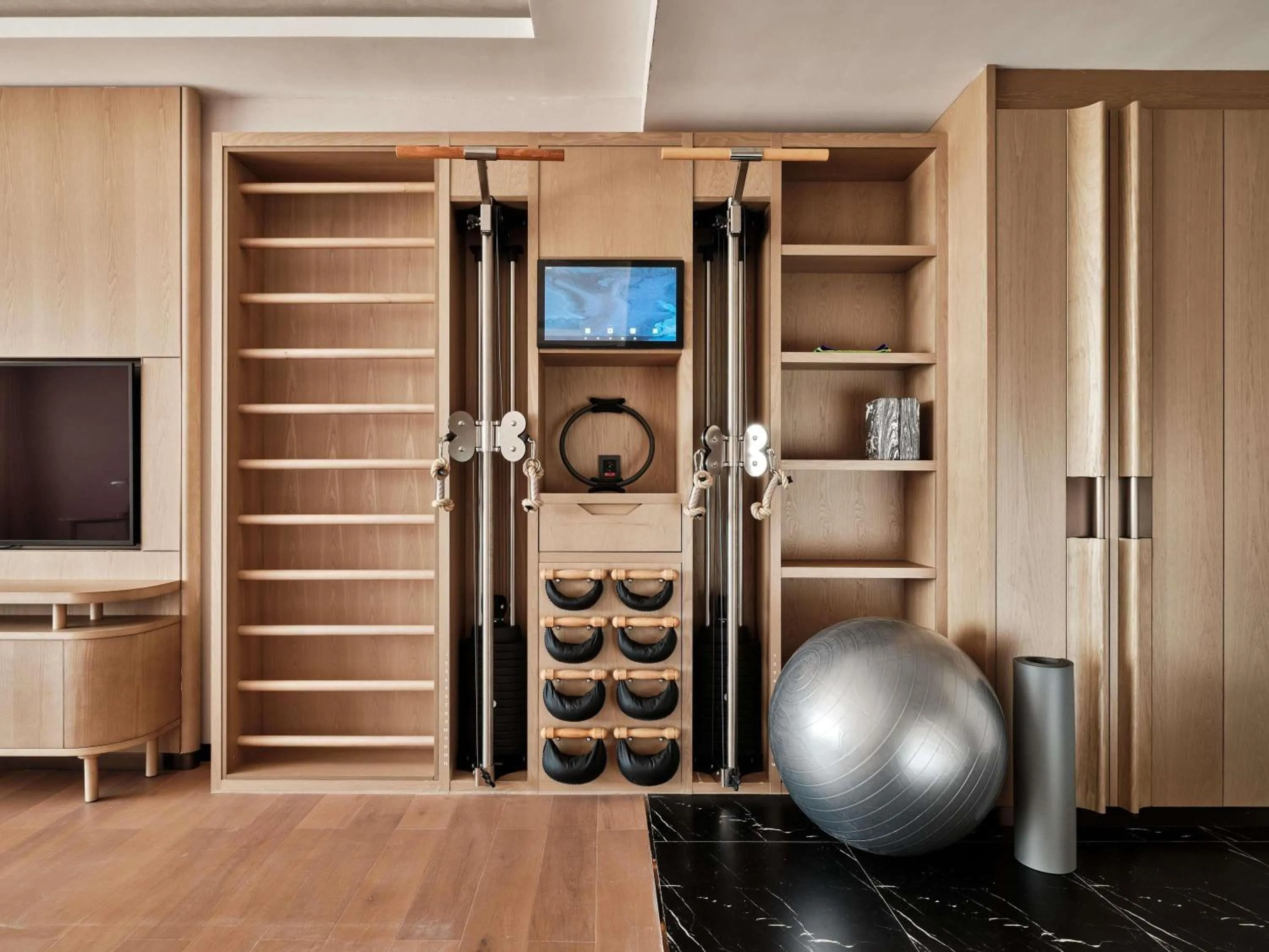 Bedroom in Swissotel Tashkent