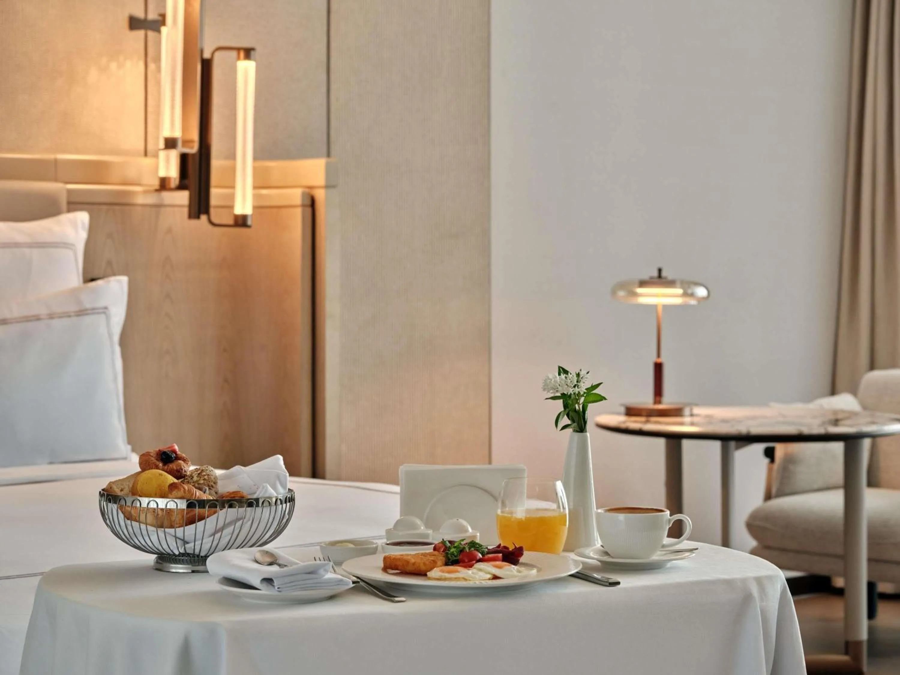 Bedroom, Bed in Swissotel Tashkent