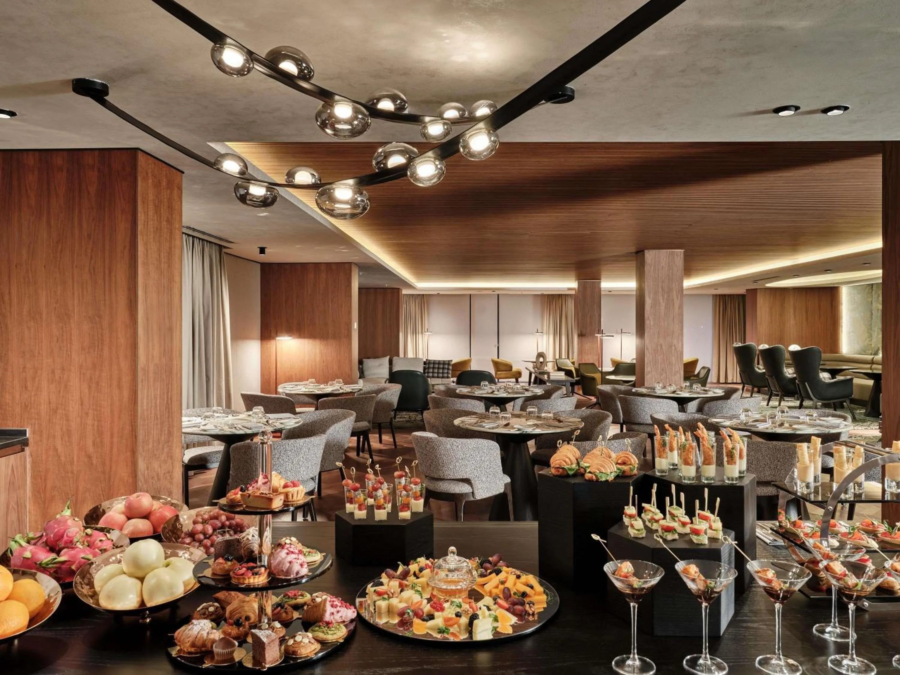 Bedroom in Swissotel Tashkent