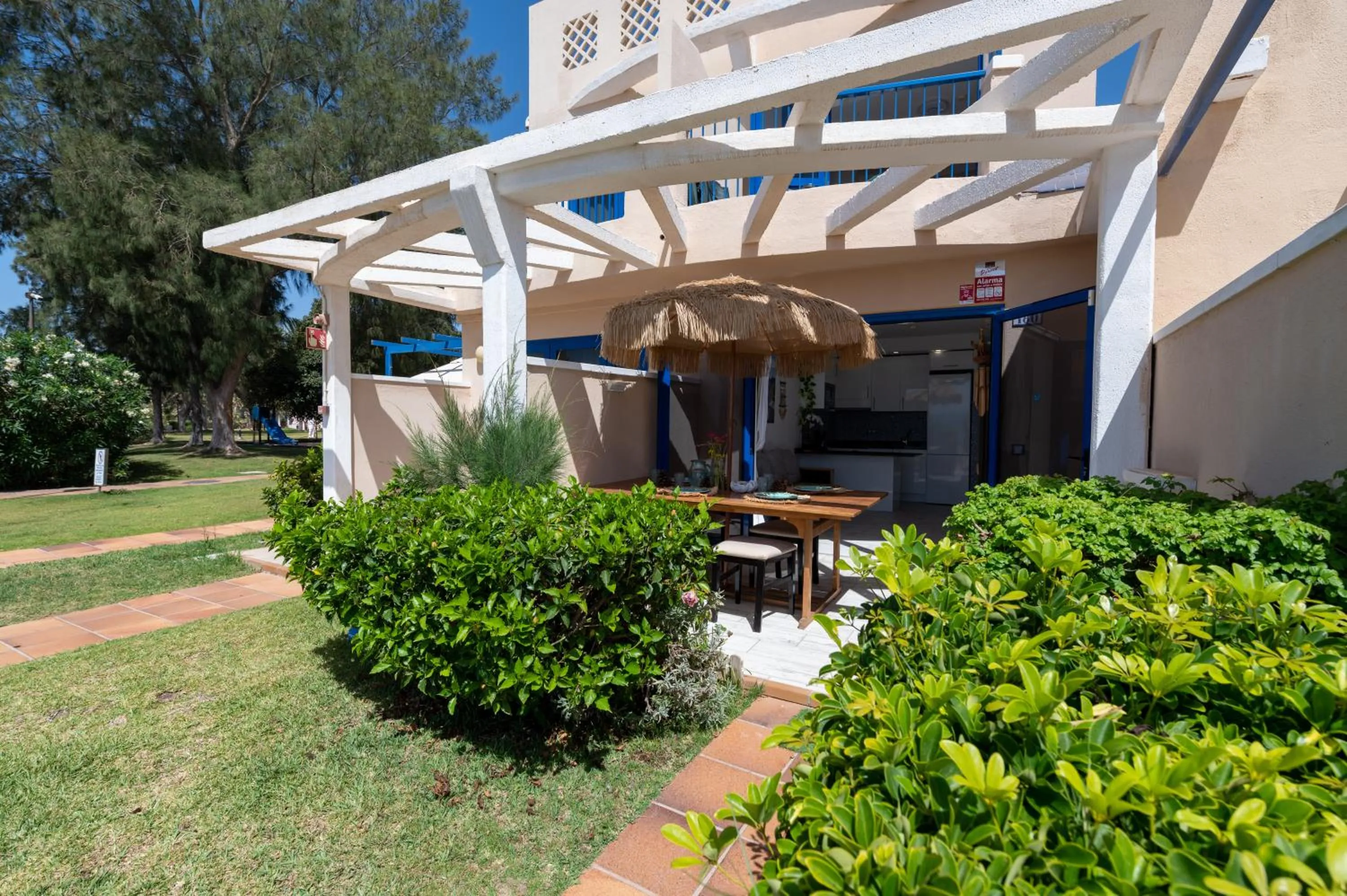 Property building in Apartamentos Playa Feliz