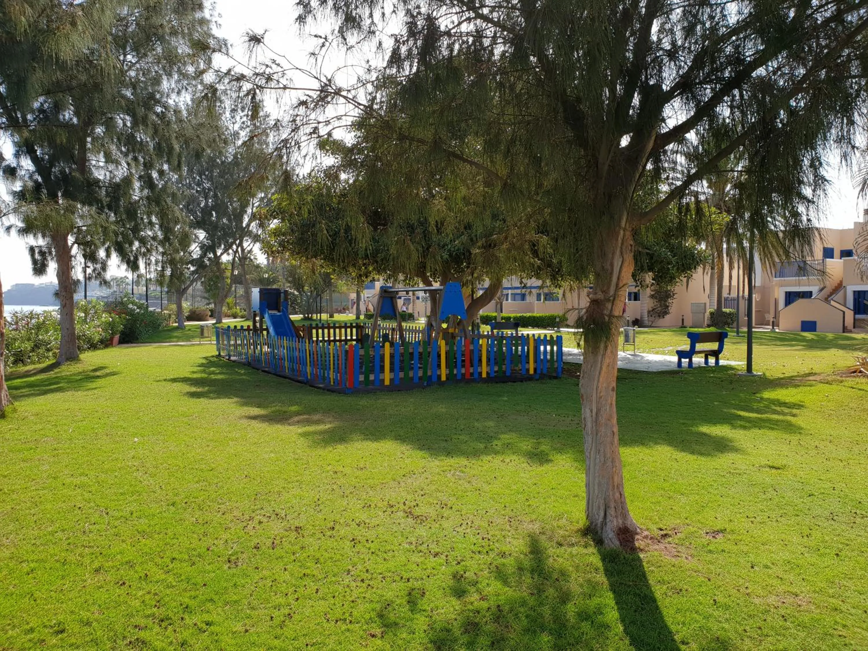 Property building in Apartamentos Playa Feliz