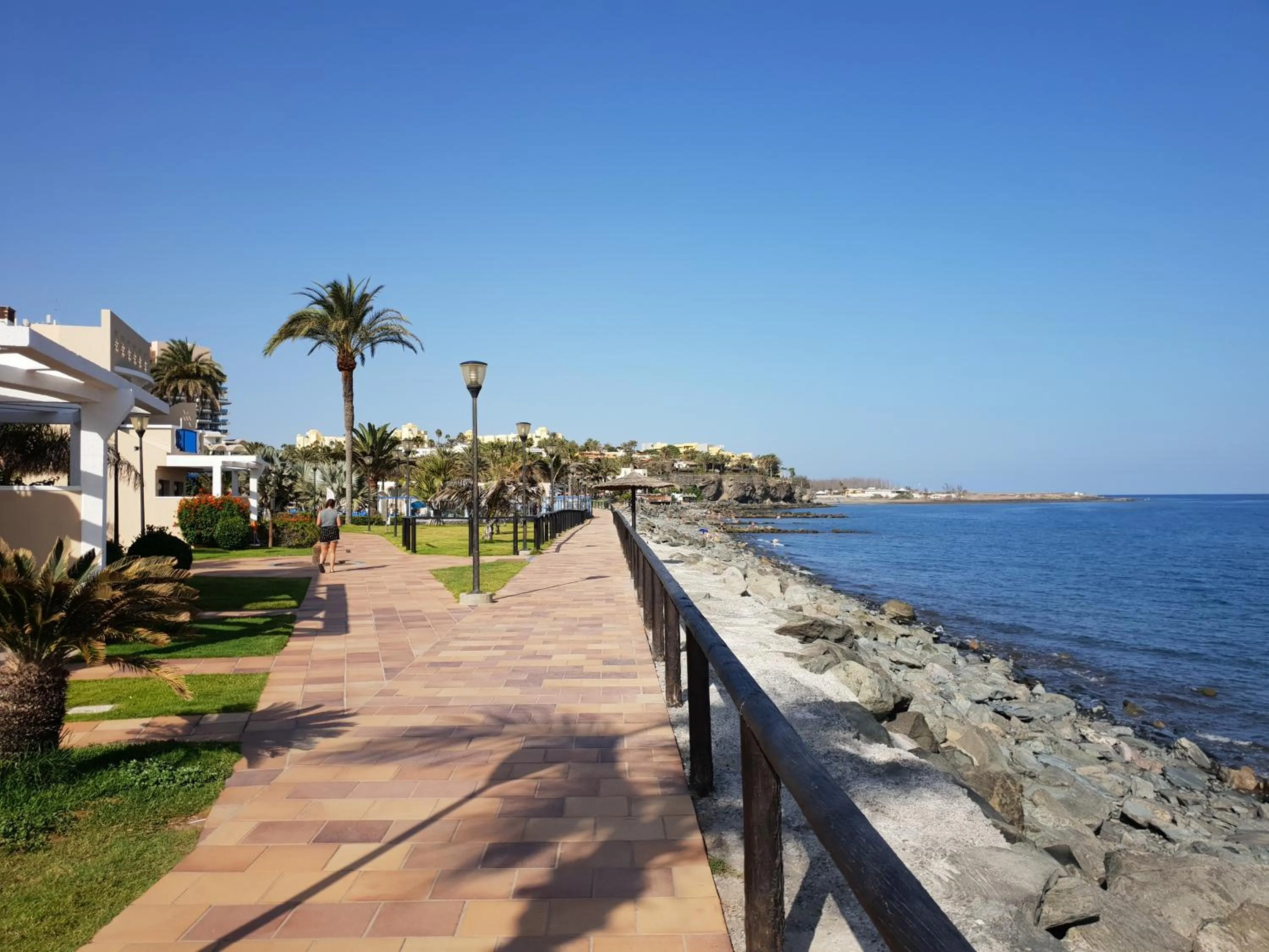 Property building in Apartamentos Playa Feliz