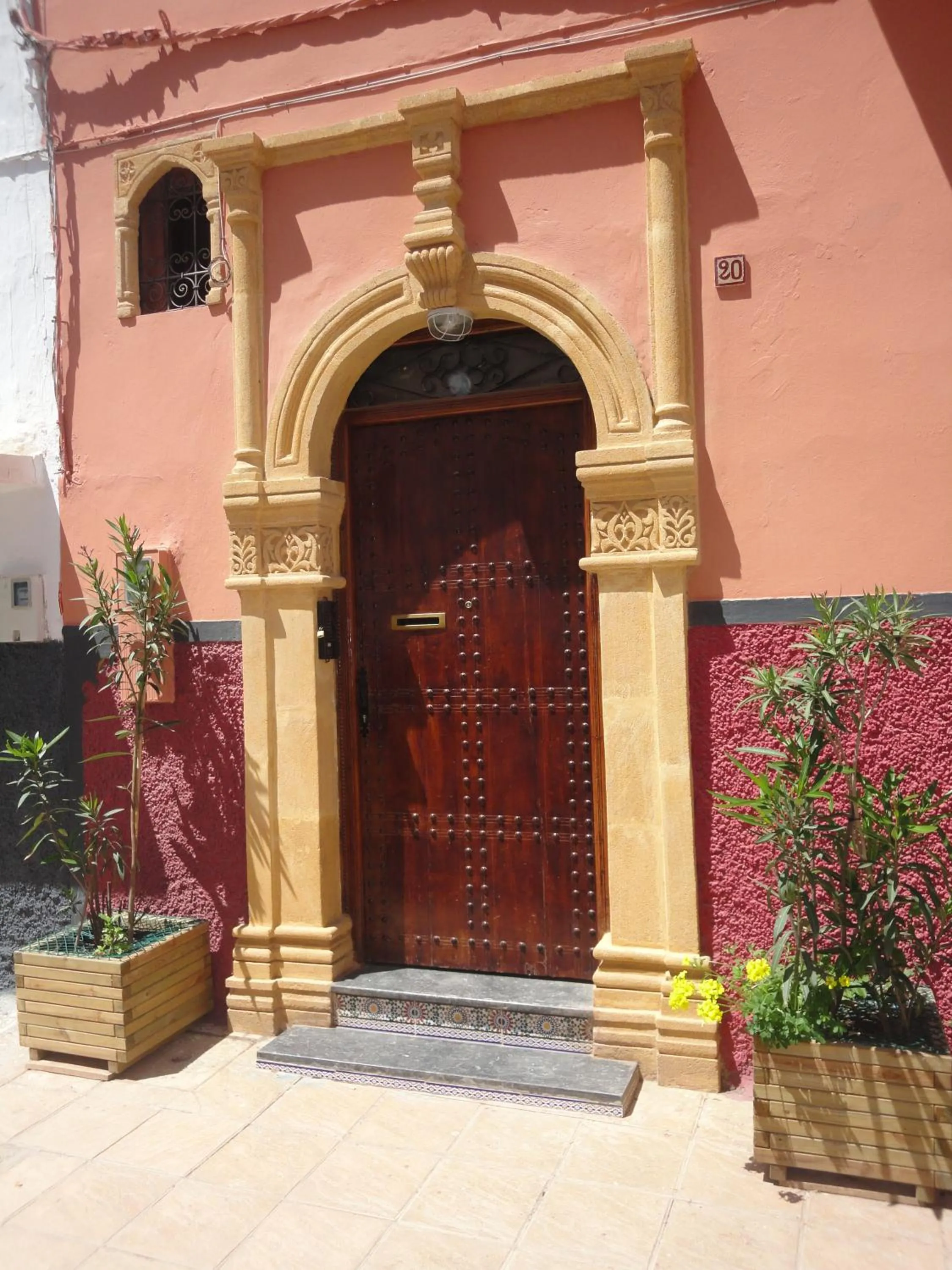 Facade/entrance in Dar Yanis