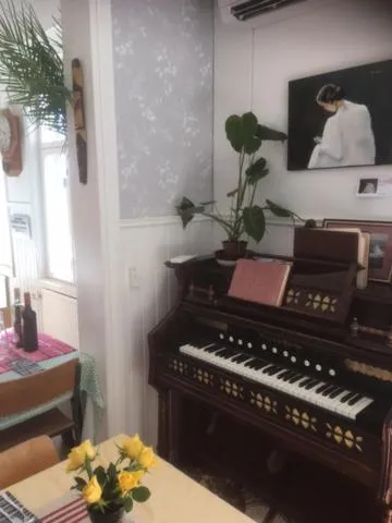 Restaurant/places to eat in Kansakoulu