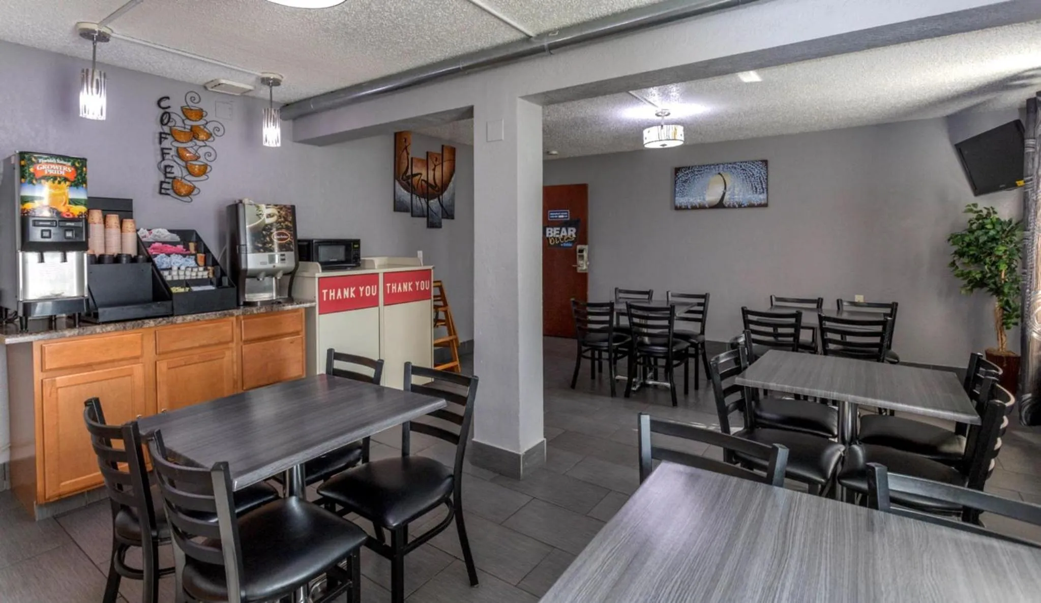 Breakfast in Travelodge by Wyndham Muskegon