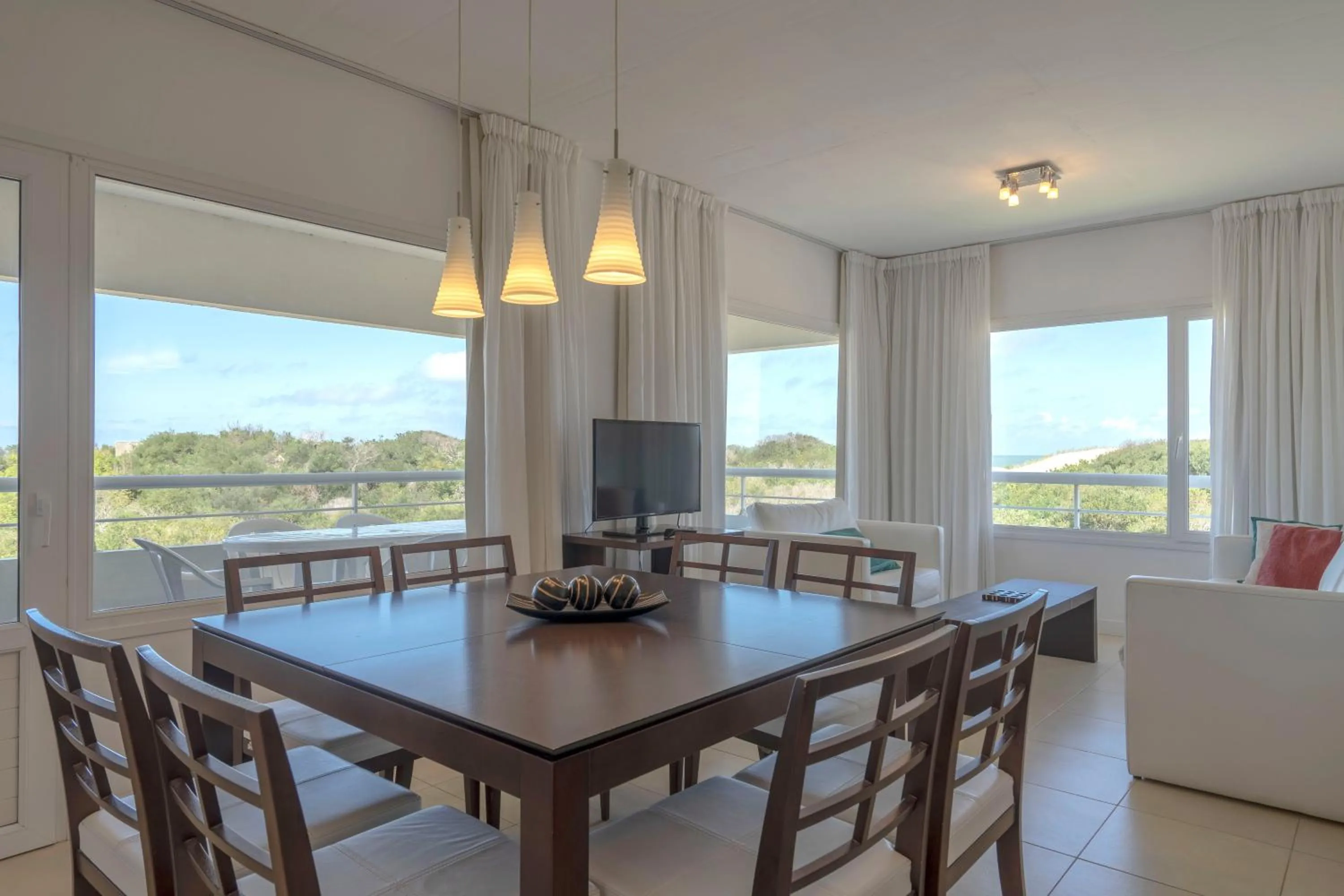 Dining area in Valeria Playa Apart