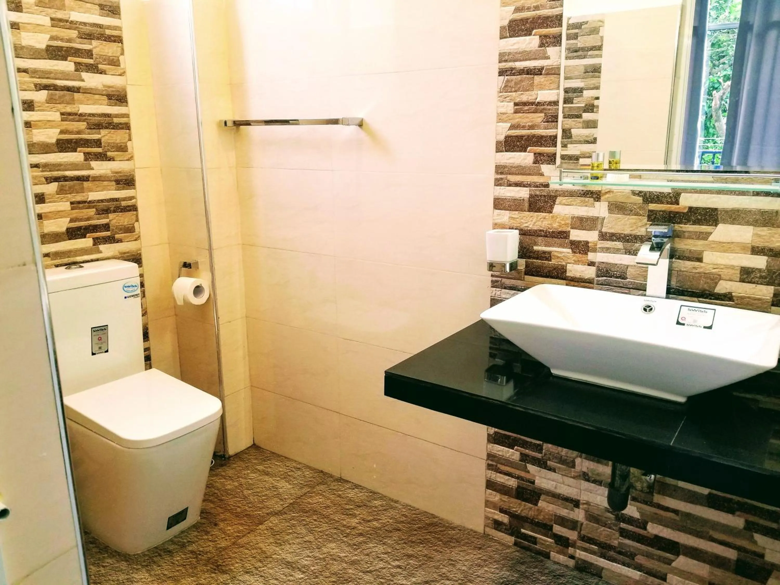 Shower in Queens mount