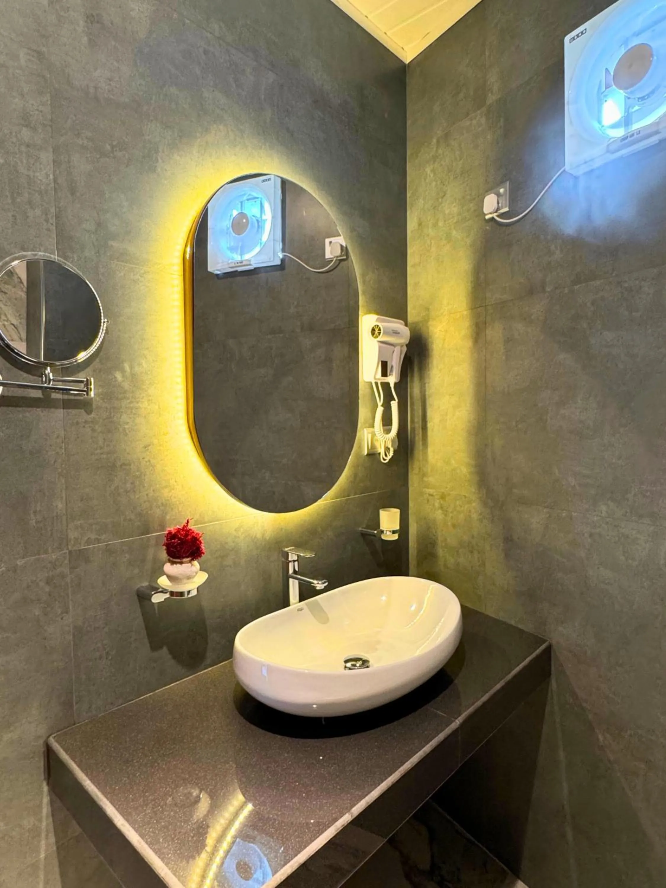 Bathroom in Queens mount