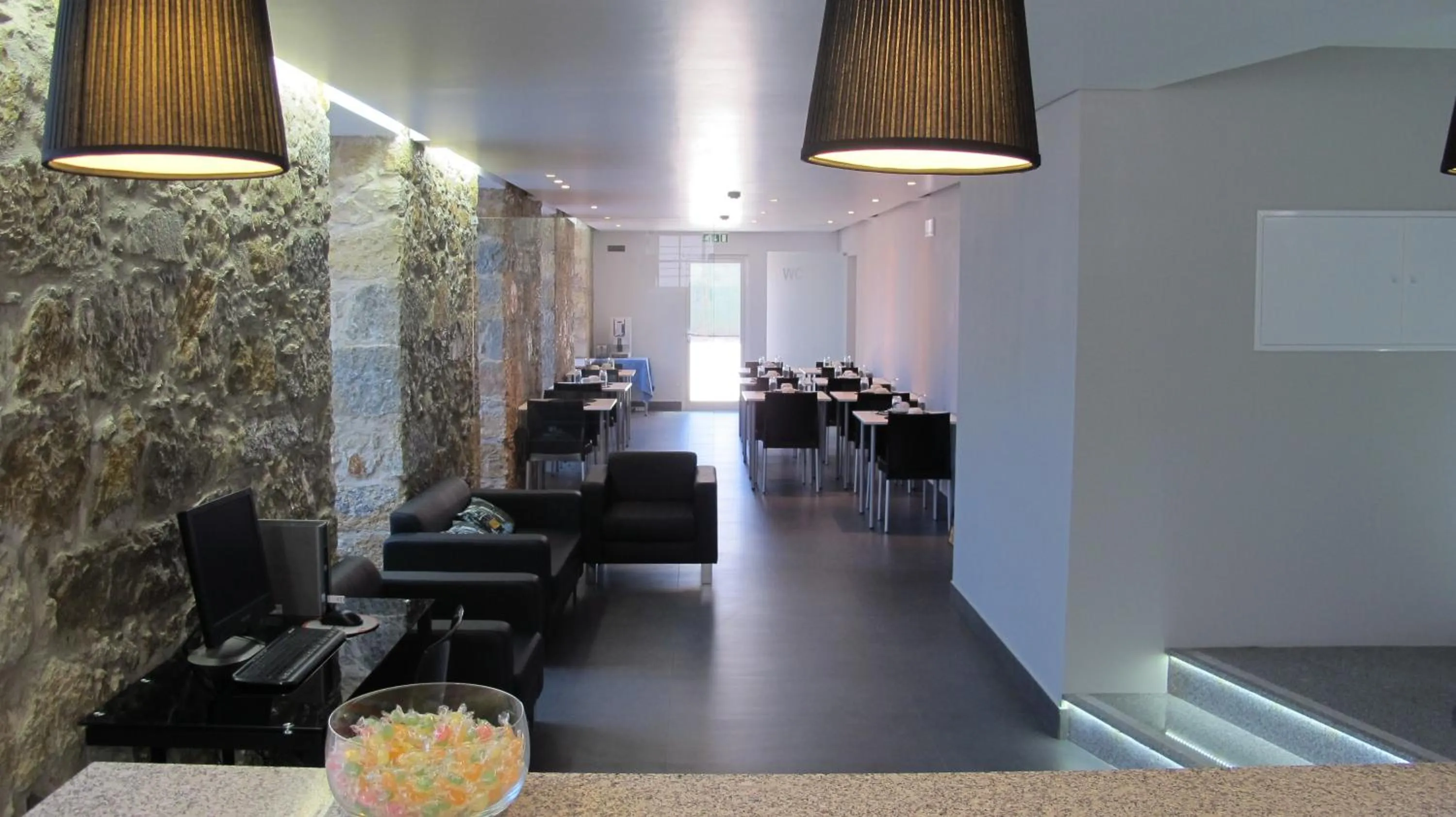 Restaurant/places to eat in V Dinastia