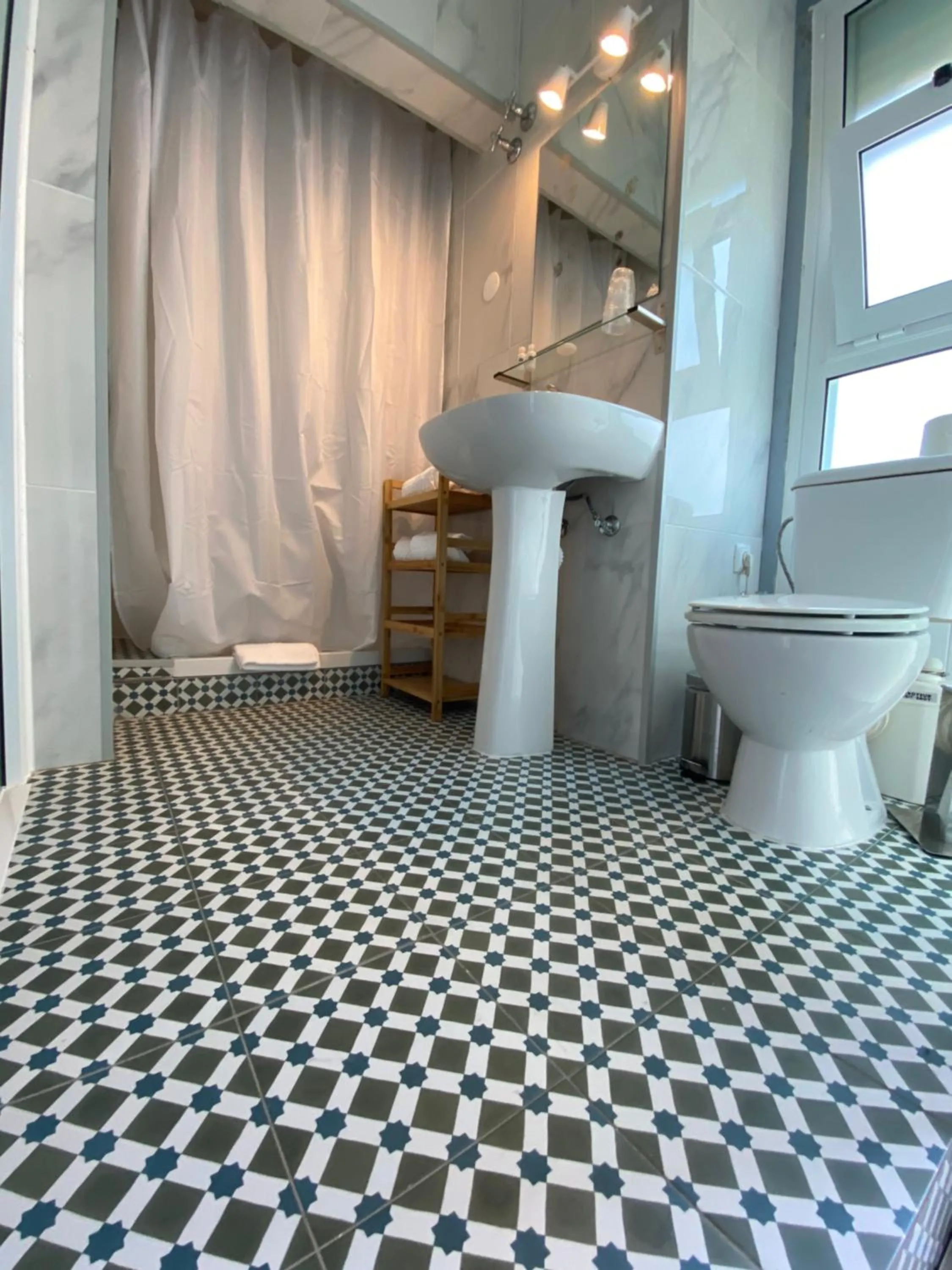 Toilet in V Dinastia