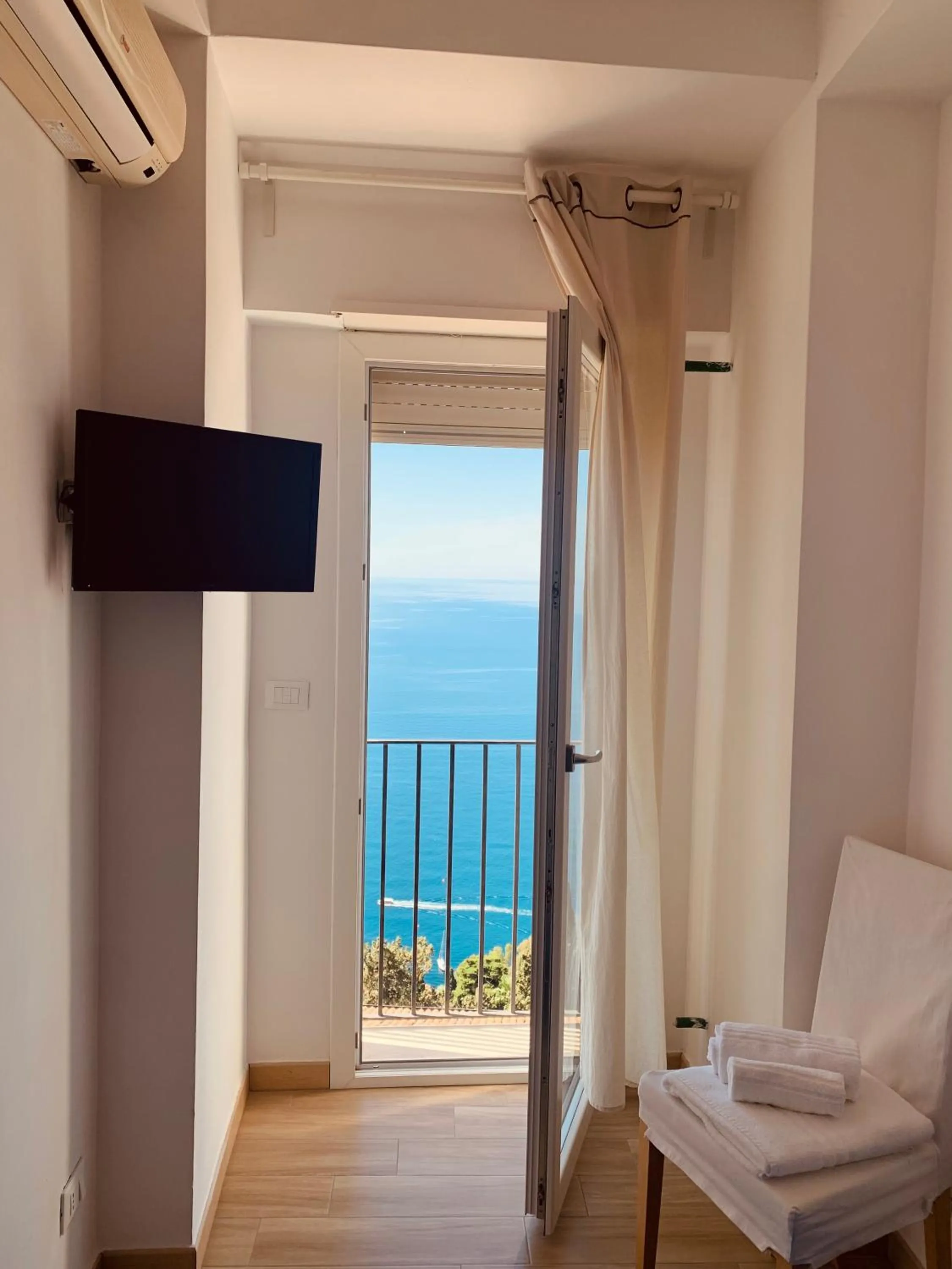 Sea view, Bed in Hotel Elios Tao