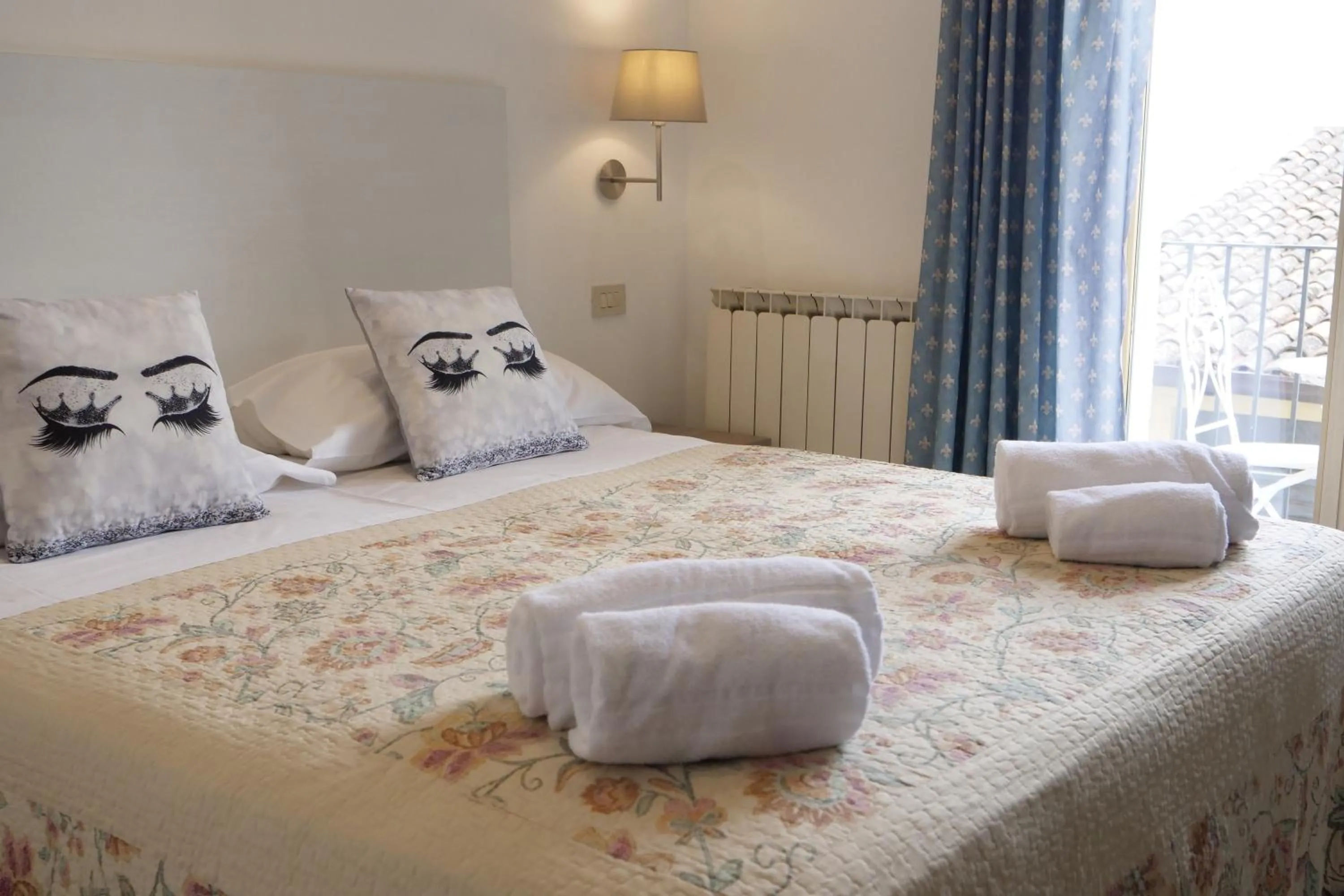 Photo of the whole room, Bed in Hotel Elios Tao