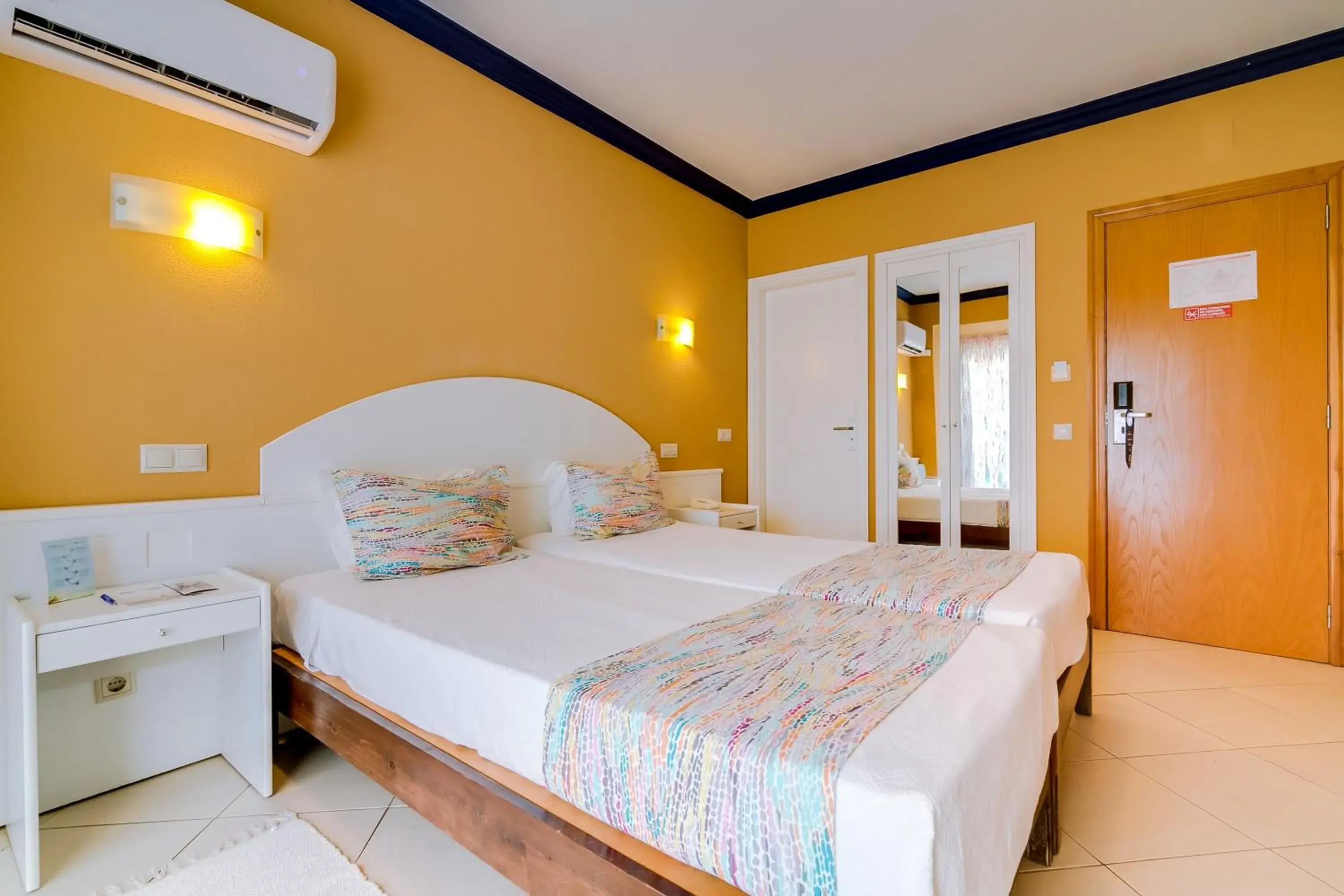 Double or Twin Room in Hotel Atismar Double or Twin Room in Hotel Atismar