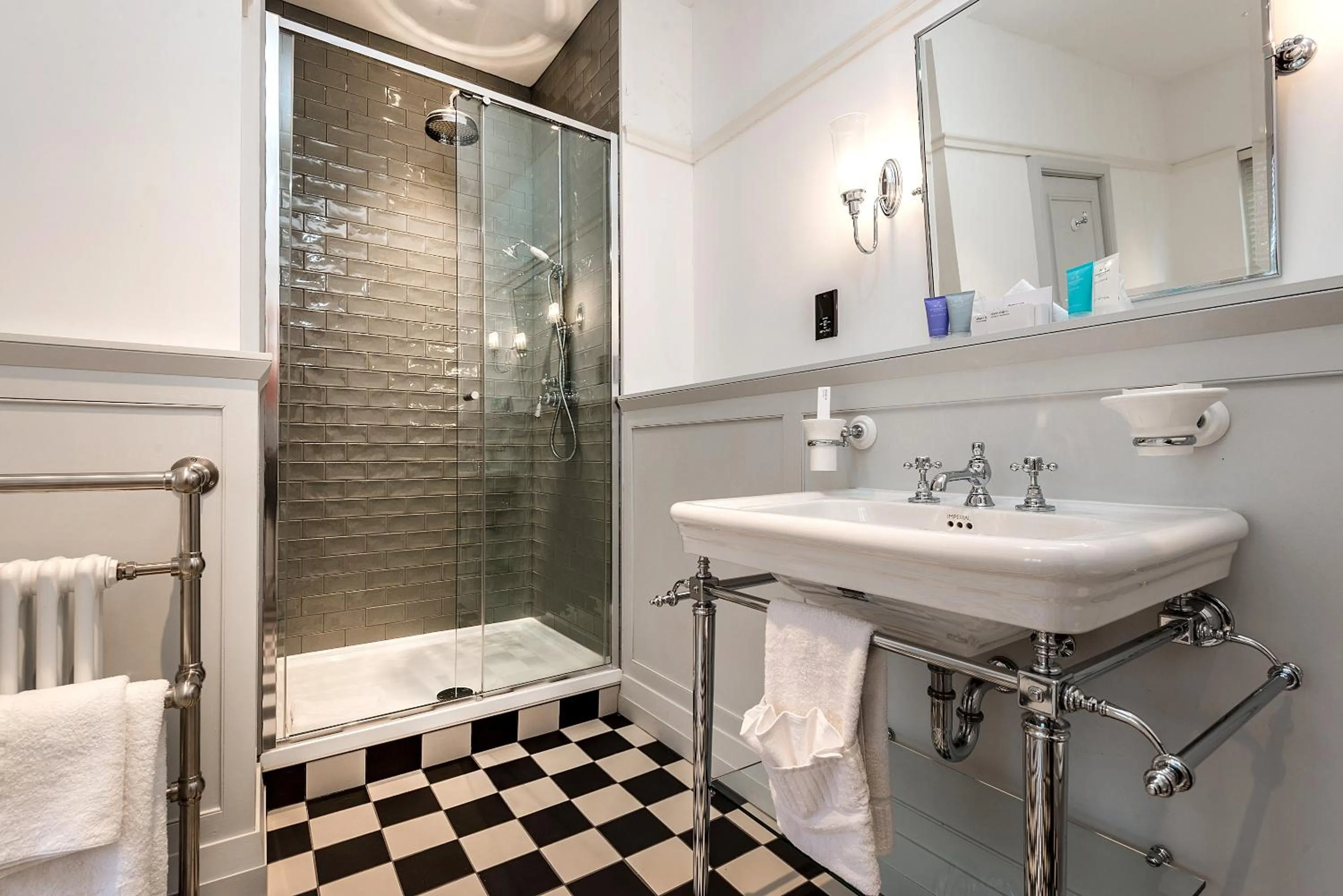 Bathroom in Edgbaston Park Hotel Birmingham