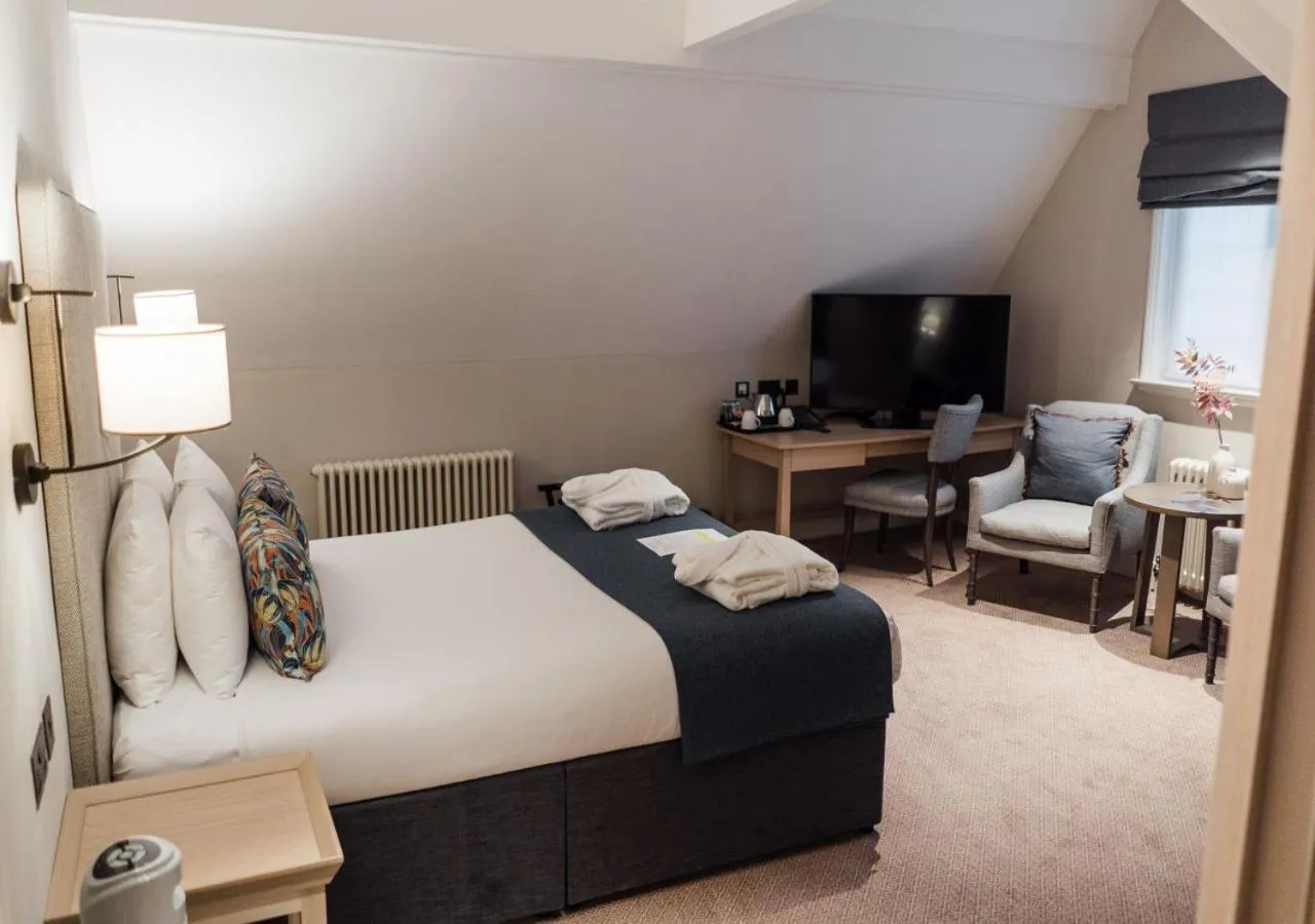 Bedroom, Bed in Edgbaston Park Hotel Birmingham