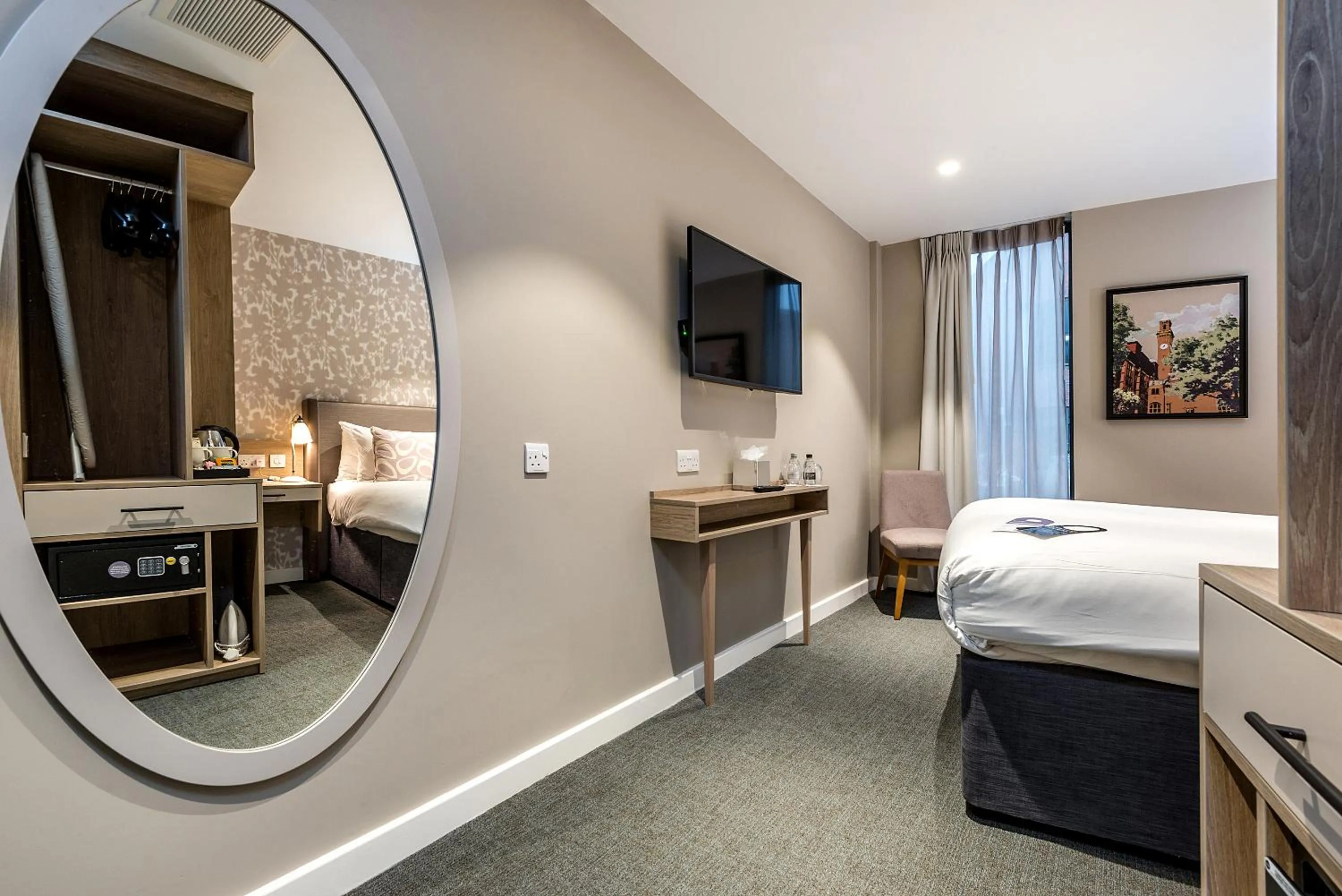 Bedroom, Bed in Edgbaston Park Hotel Birmingham
