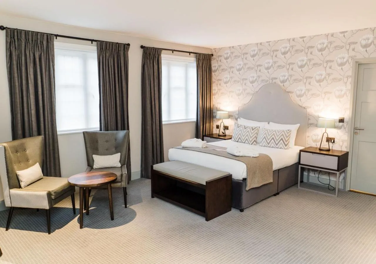 Bedroom, Bed in Edgbaston Park Hotel Birmingham