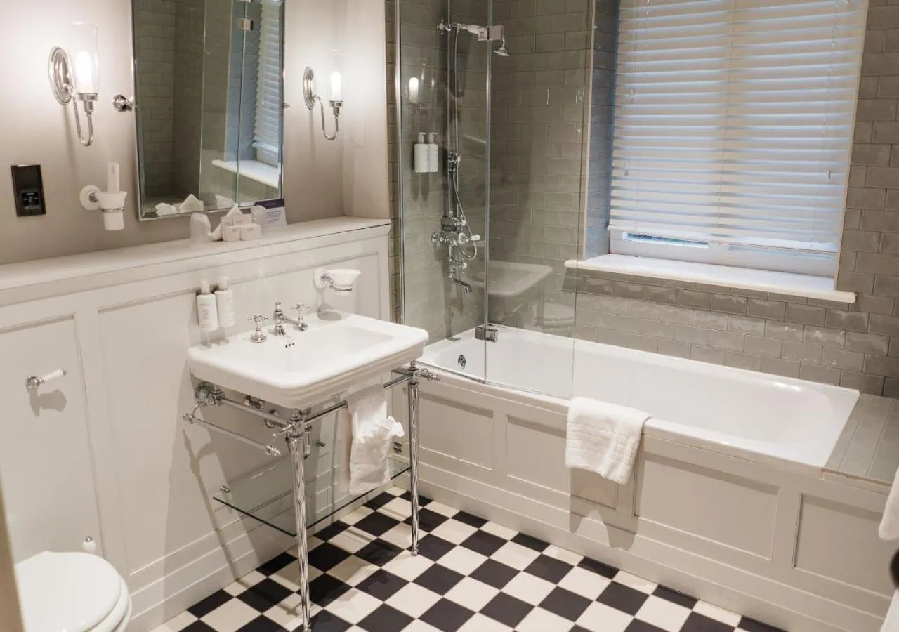 Bathroom in Edgbaston Park Hotel Birmingham
