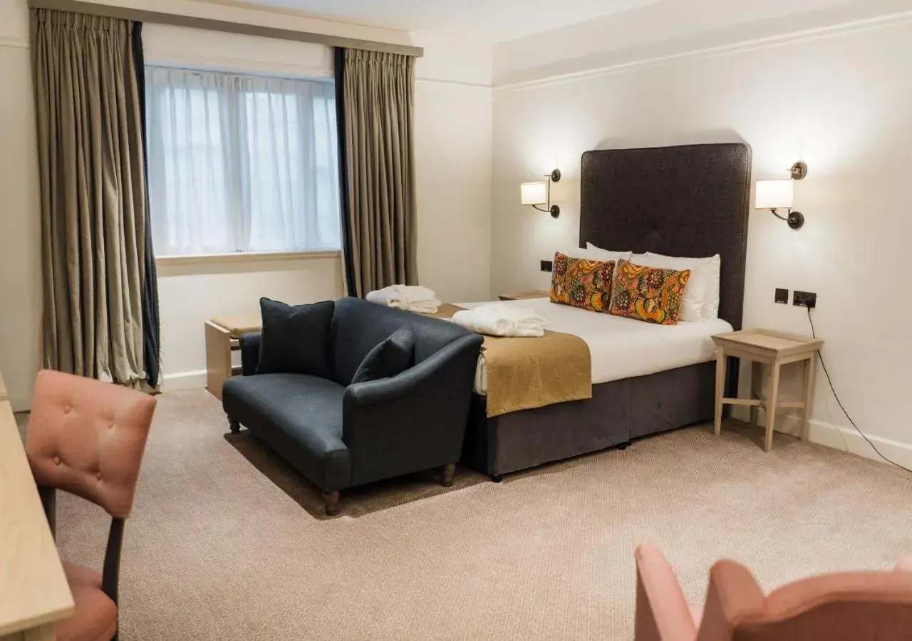 Deluxe Double Room in Edgbaston Park Hotel Birmingham Deluxe Double Room in Edgbaston Park Hotel Birmingham