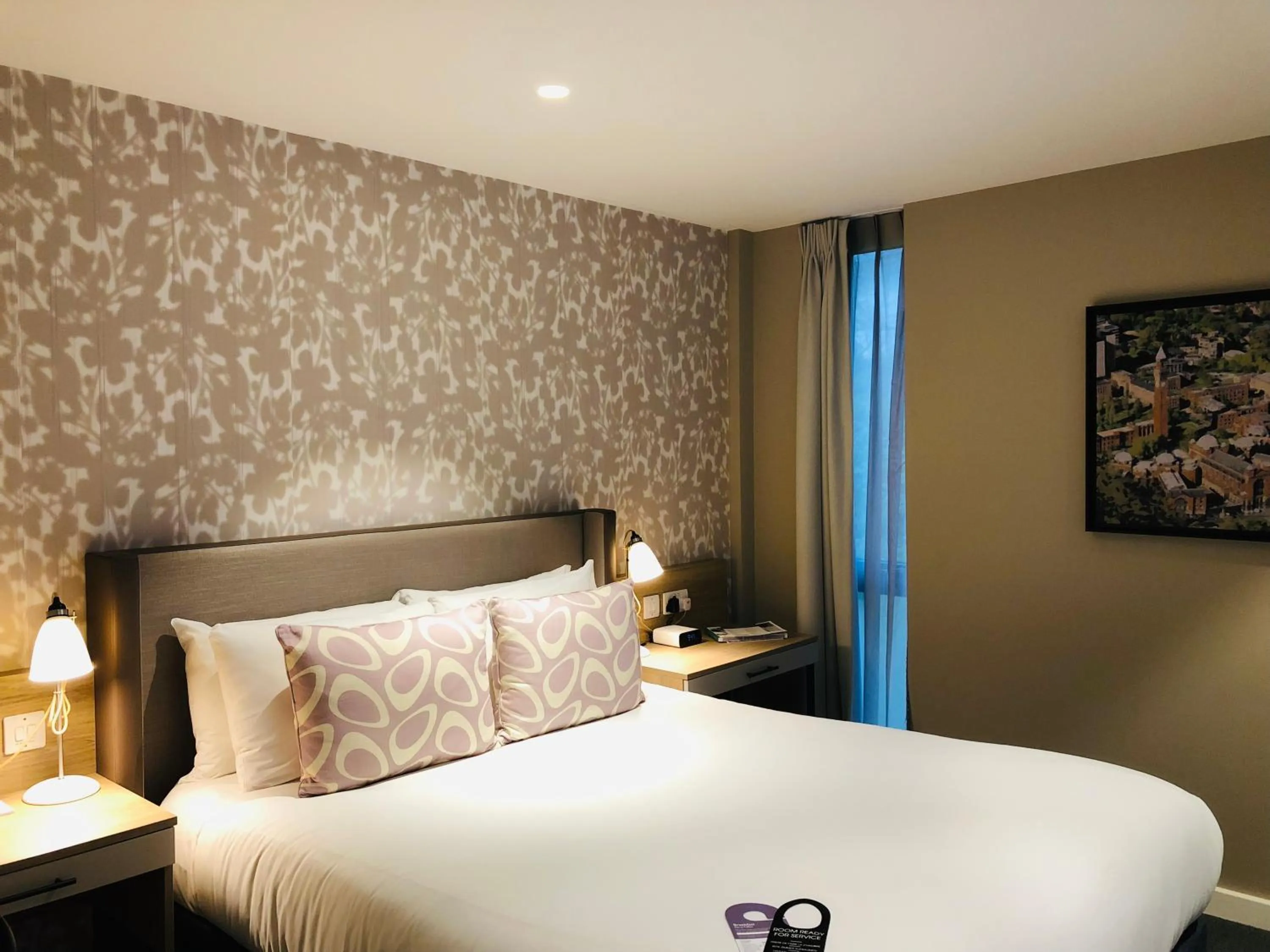 Bedroom, Bed in Edgbaston Park Hotel Birmingham