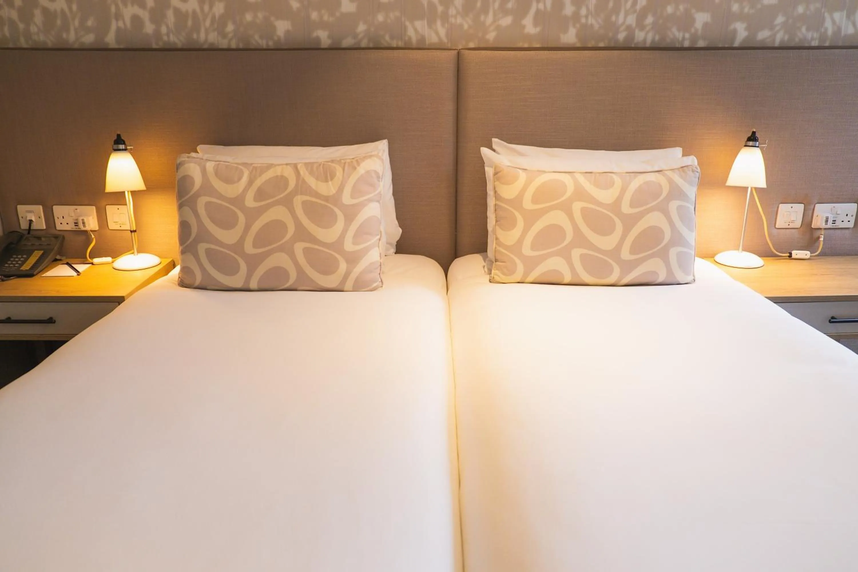 Bedroom, Bed in Edgbaston Park Hotel Birmingham