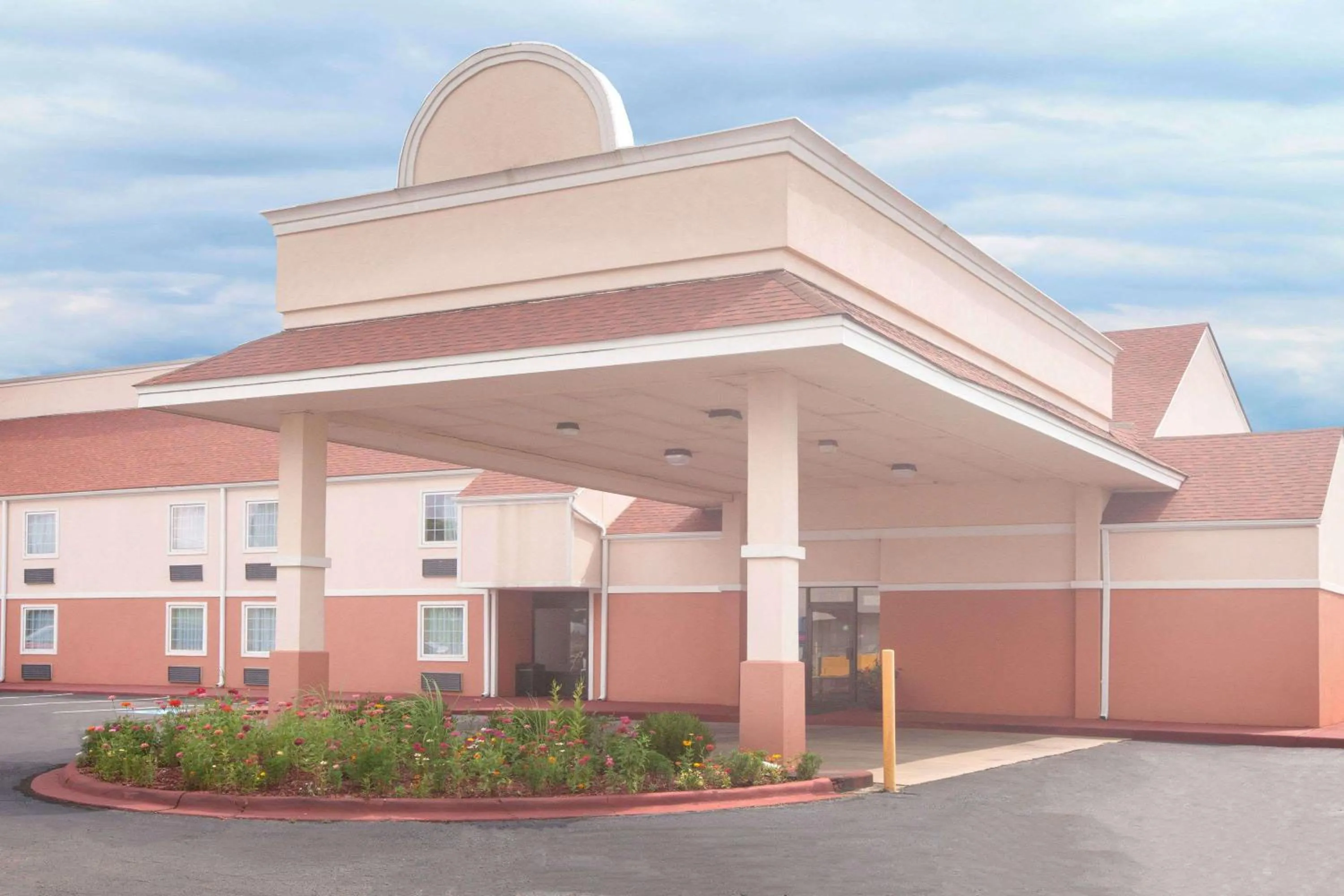 Property building in Days Inn by Wyndham Alma ARKANSAS