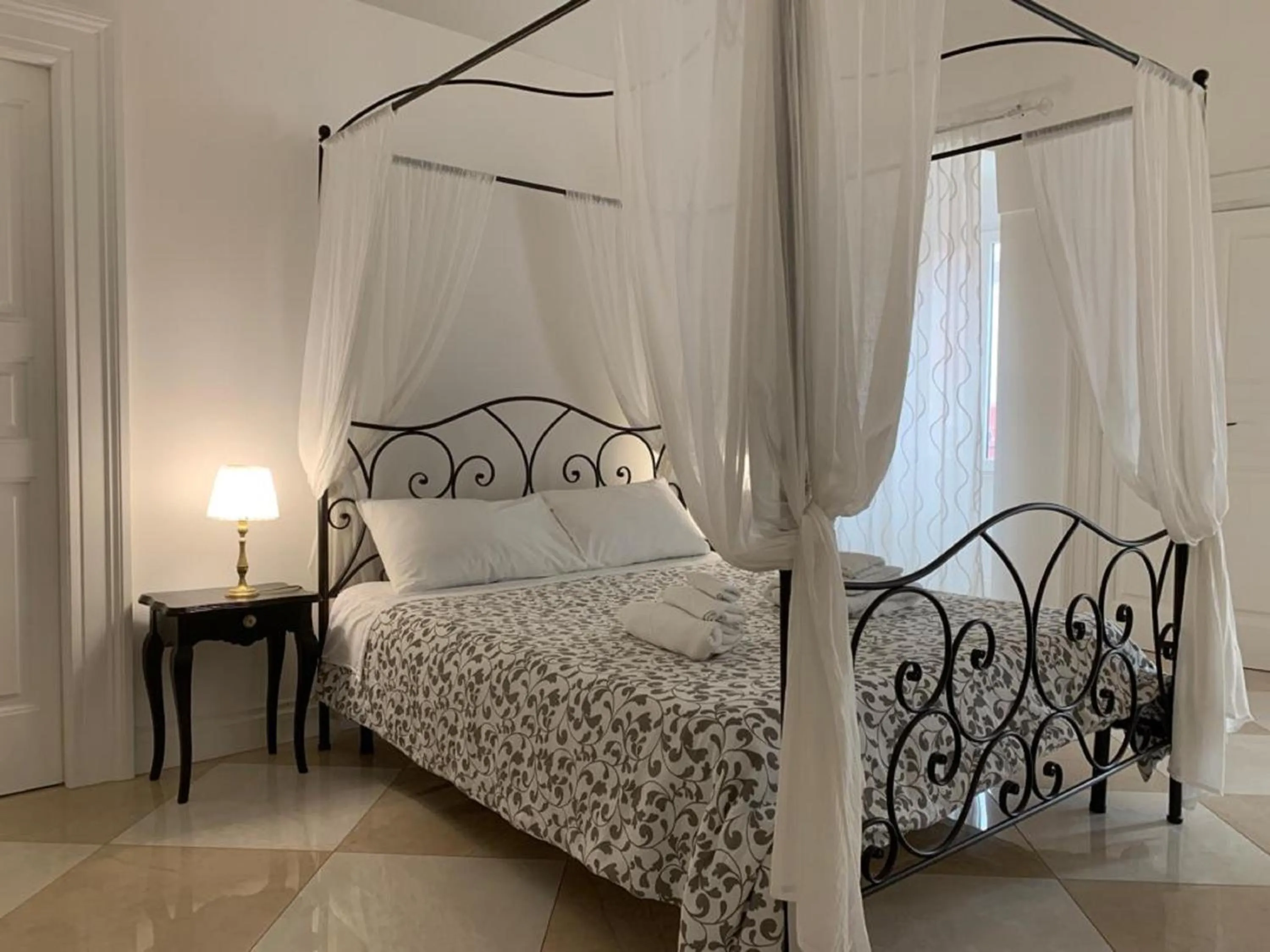 Bedroom, Bed in BED & BREAKFAST PL PALACE