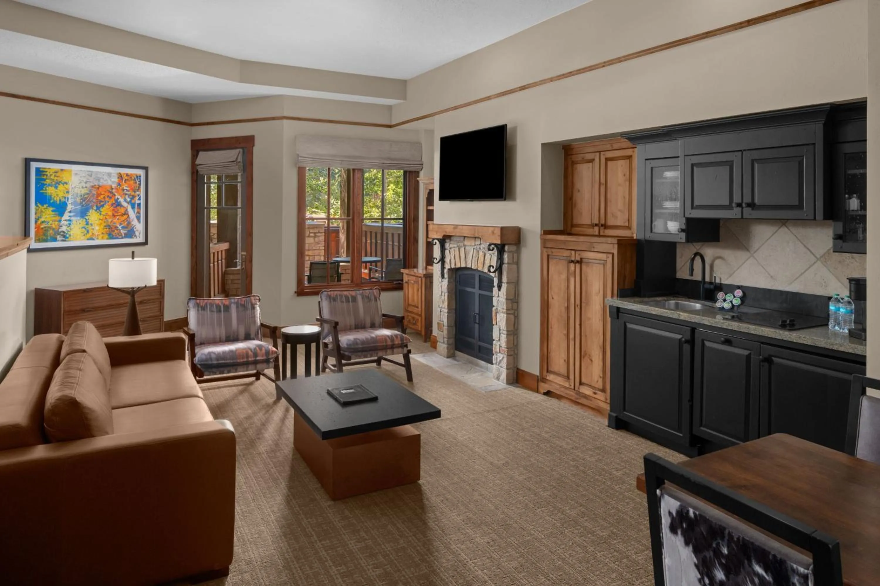 Living room in Hotel Park City, Autograph Collection