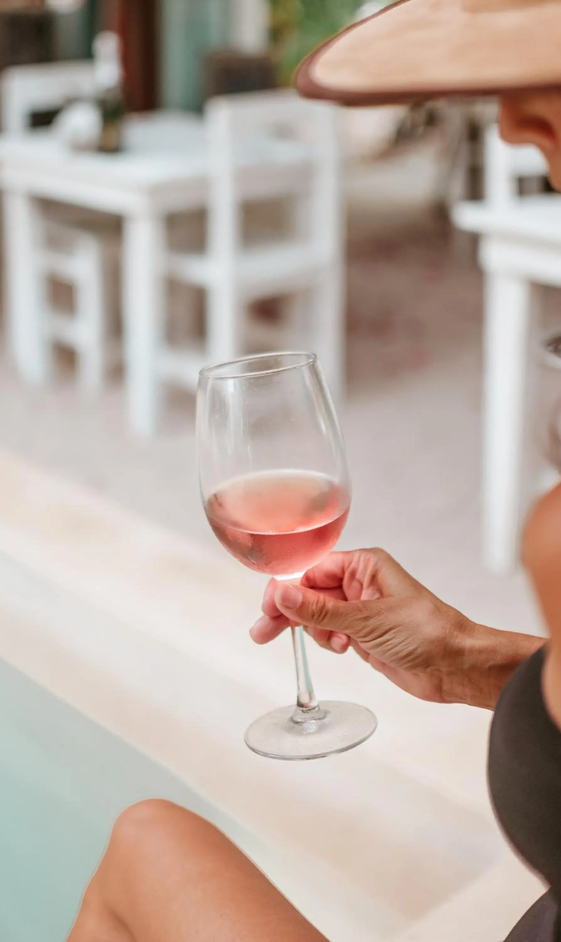 Restaurant/places to eat in LunArena Barefoot Comfort