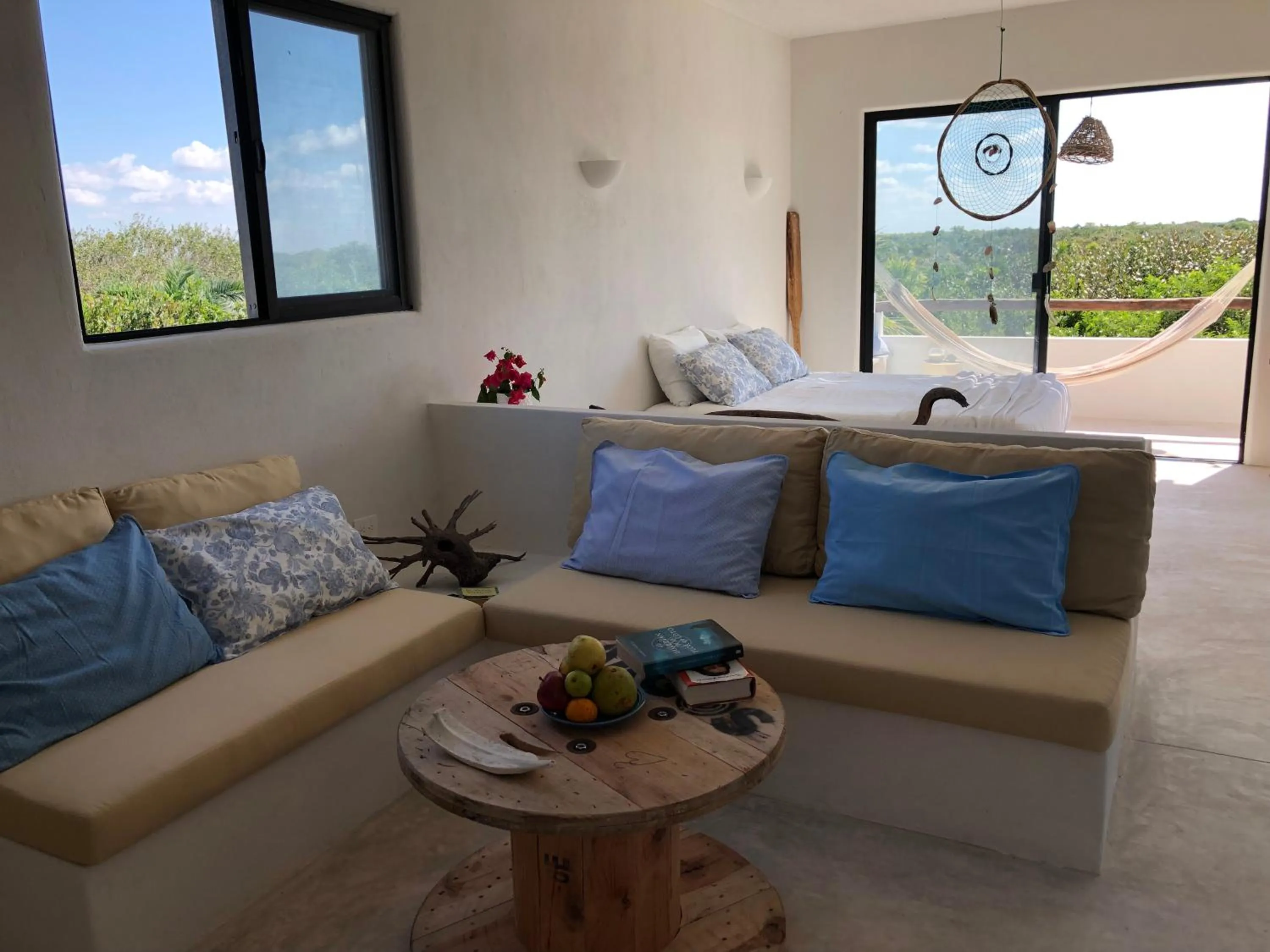 Photo of the whole room in LunArena Barefoot Comfort