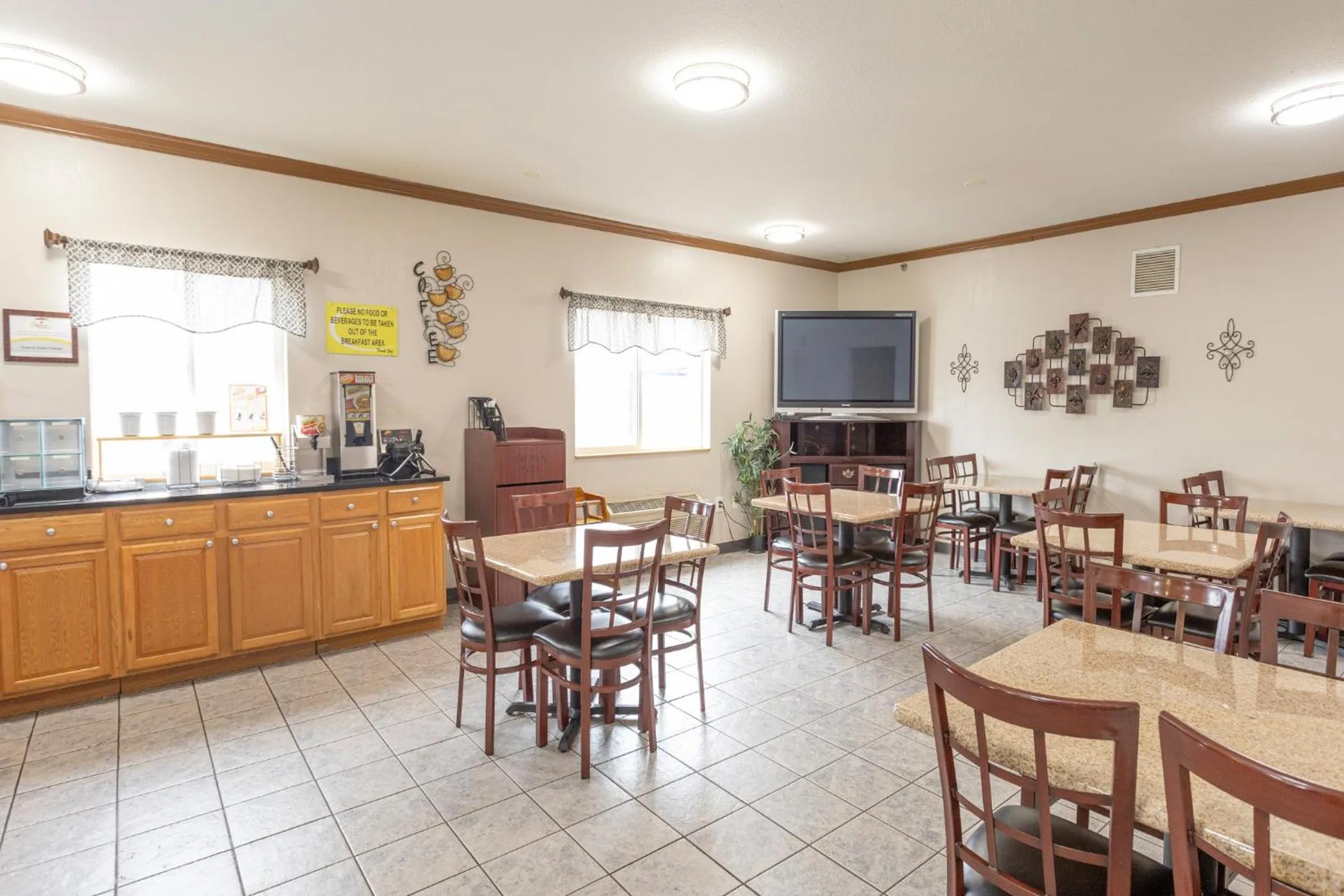 Breakfast in Super 8 by Wyndham Big Rapids