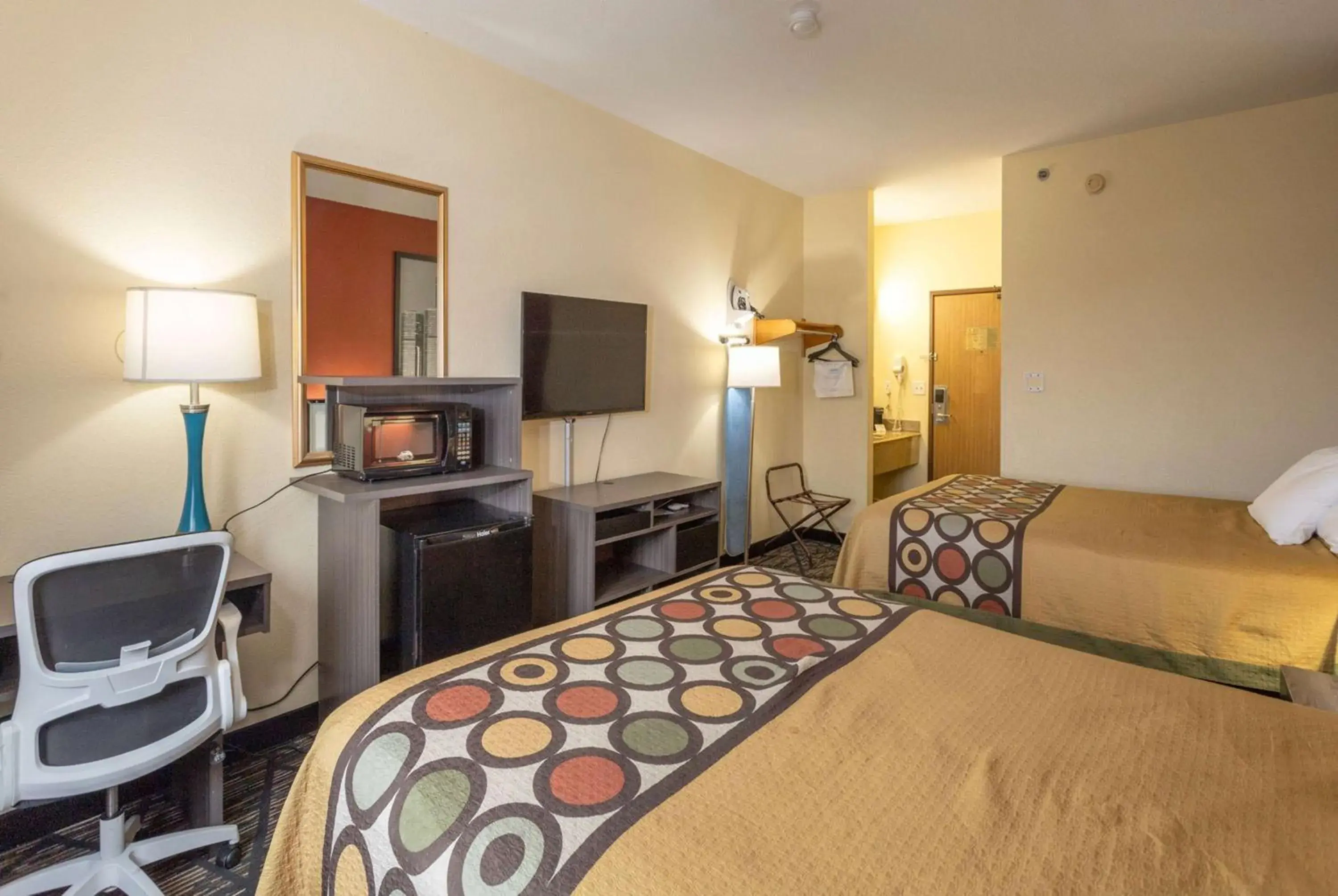 Queen Room with Two Queen Beds - Non-Smoking in Super 8 by Wyndham Big Rapids Queen Room with Two Queen Beds - Non-Smoking in Super 8 by Wyndham Big Rapids