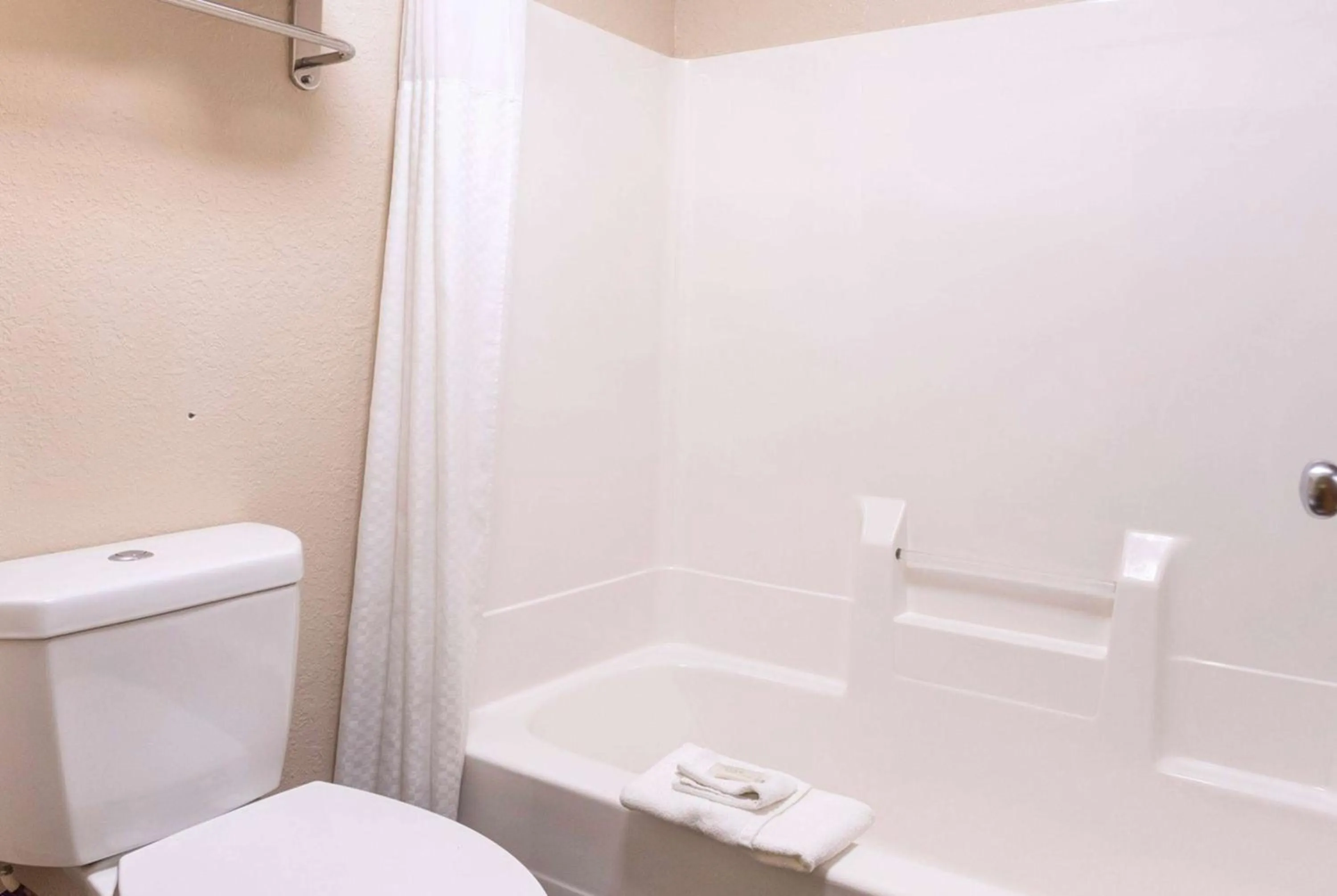 Bathroom in Super 8 by Wyndham Big Rapids