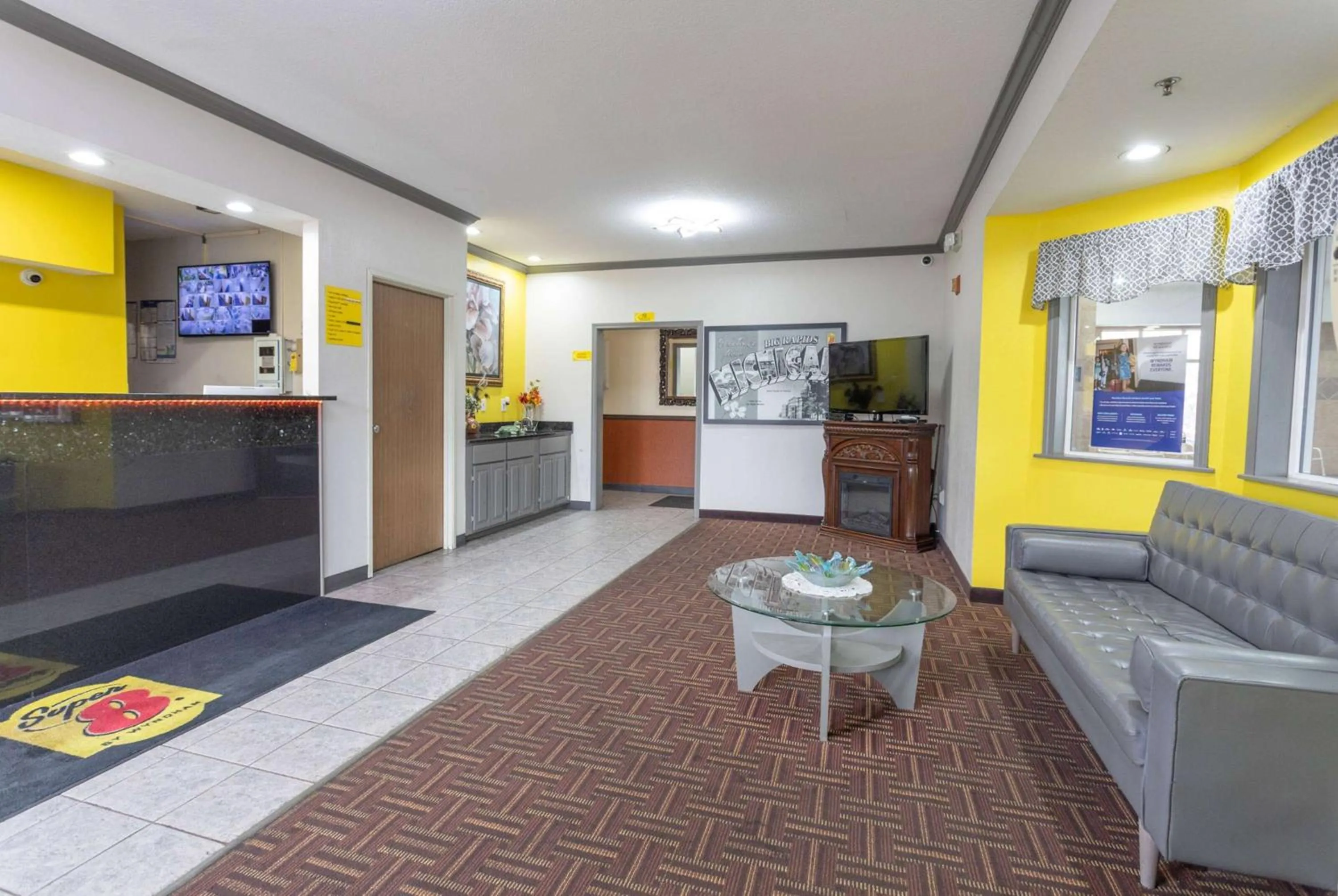 Lobby or reception in Super 8 by Wyndham Big Rapids