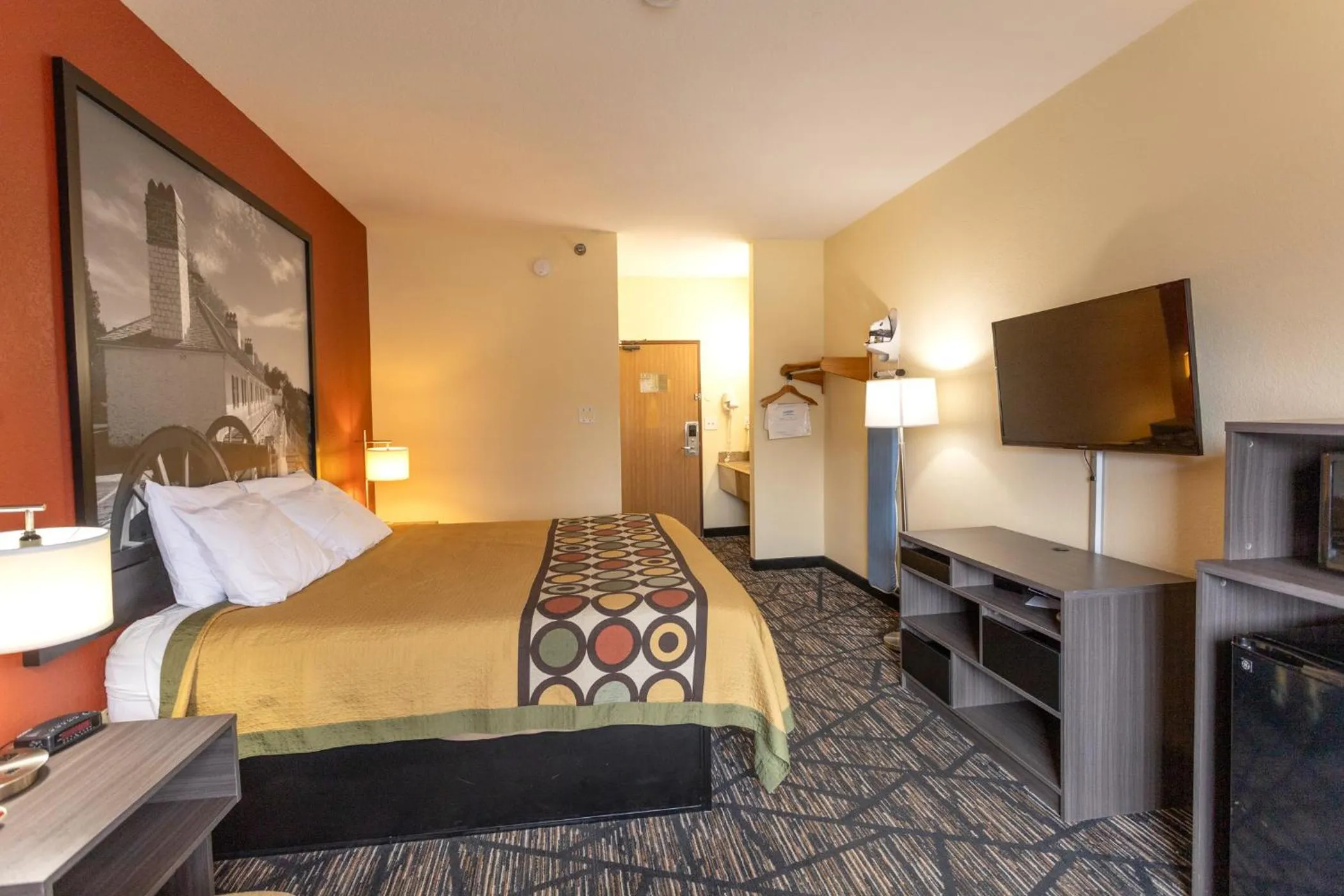 Bed in Super 8 by Wyndham Big Rapids