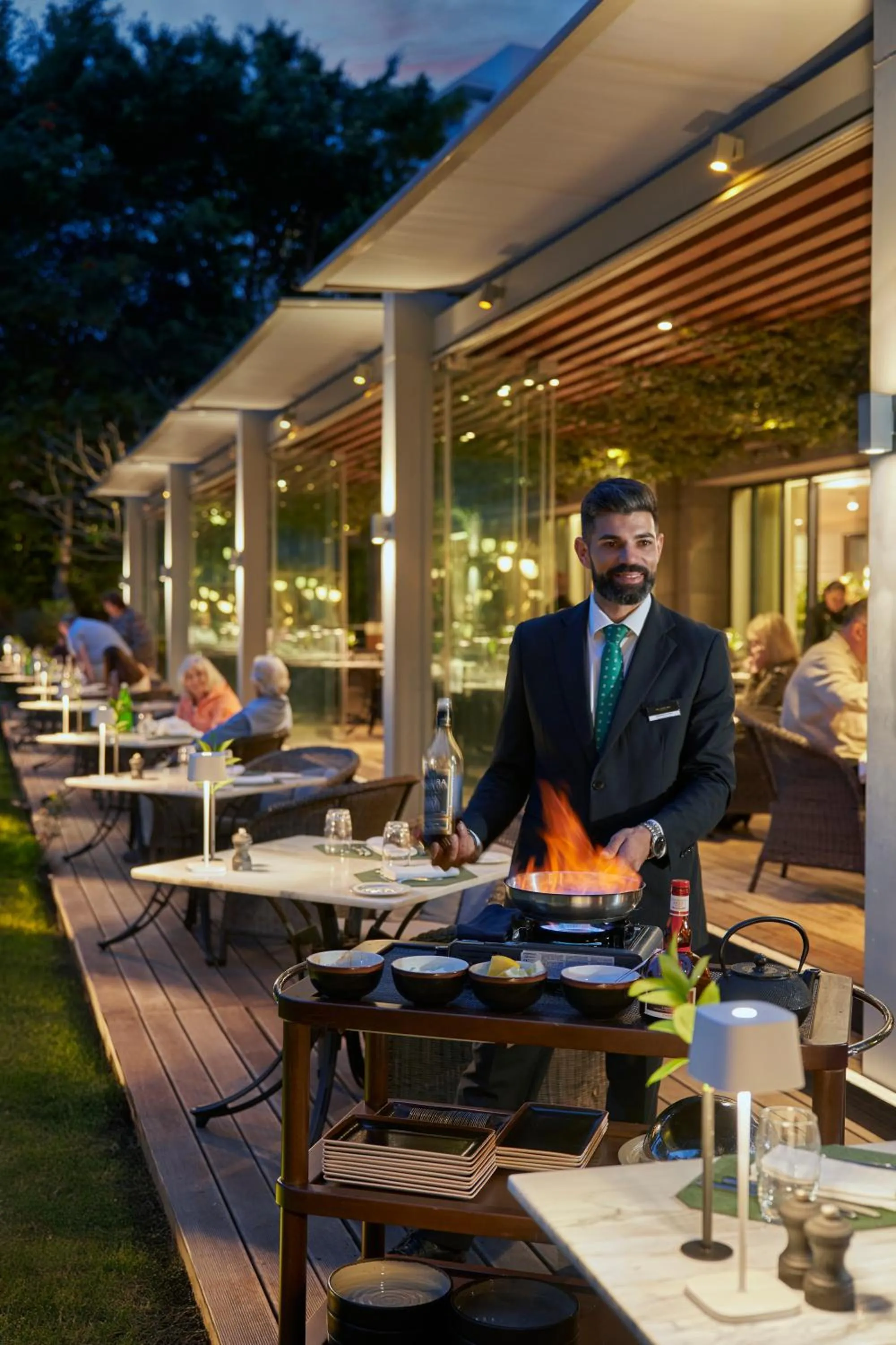 Restaurant/places to eat in The Cliff Bay - PortoBay