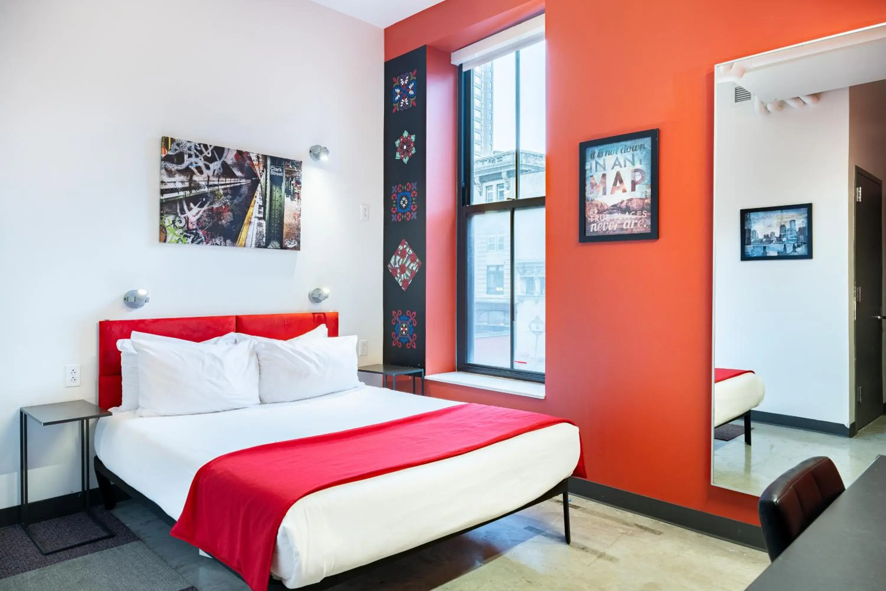 Private Queen Room Ensuite in HI Boston Hostel Private Queen Room Ensuite in HI Boston Hostel