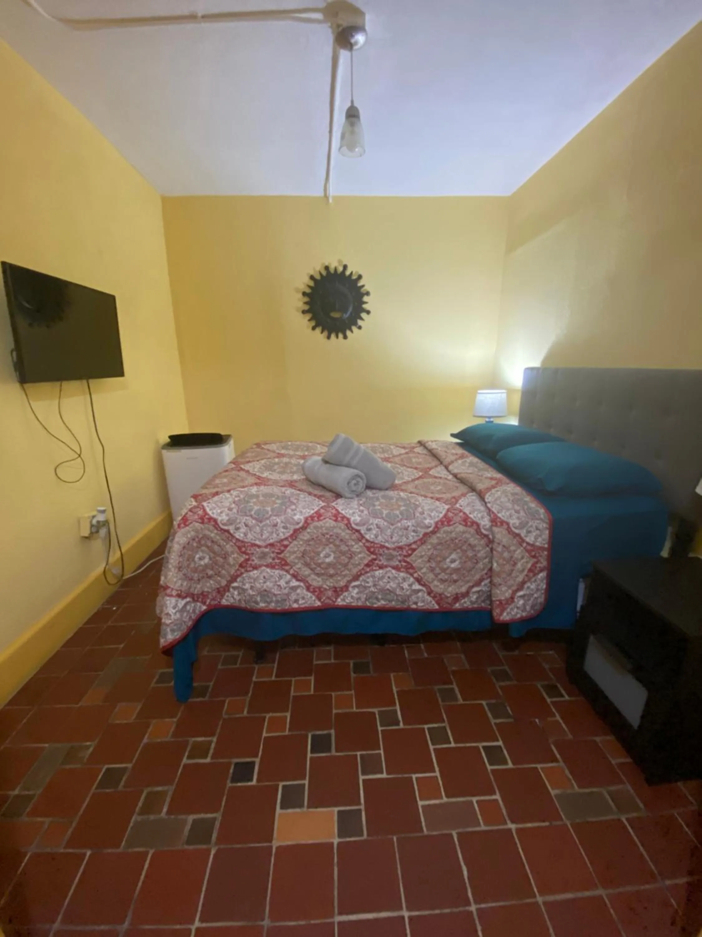 Photo of the whole room, Bed in Hoosville Hostel (Formerly The Everglades Hostel)