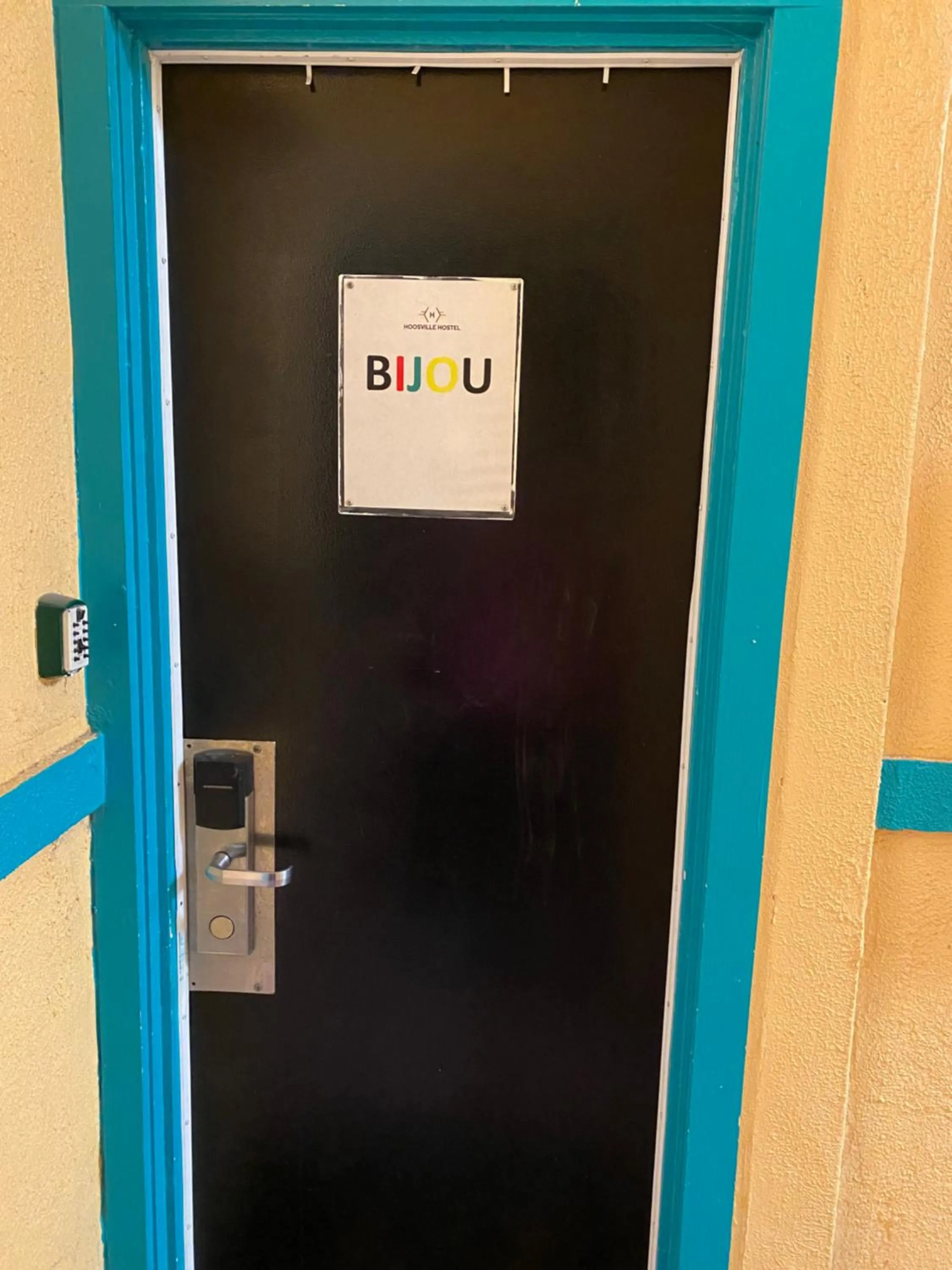 Guests in Hoosville Hostel (Formerly The Everglades Hostel)