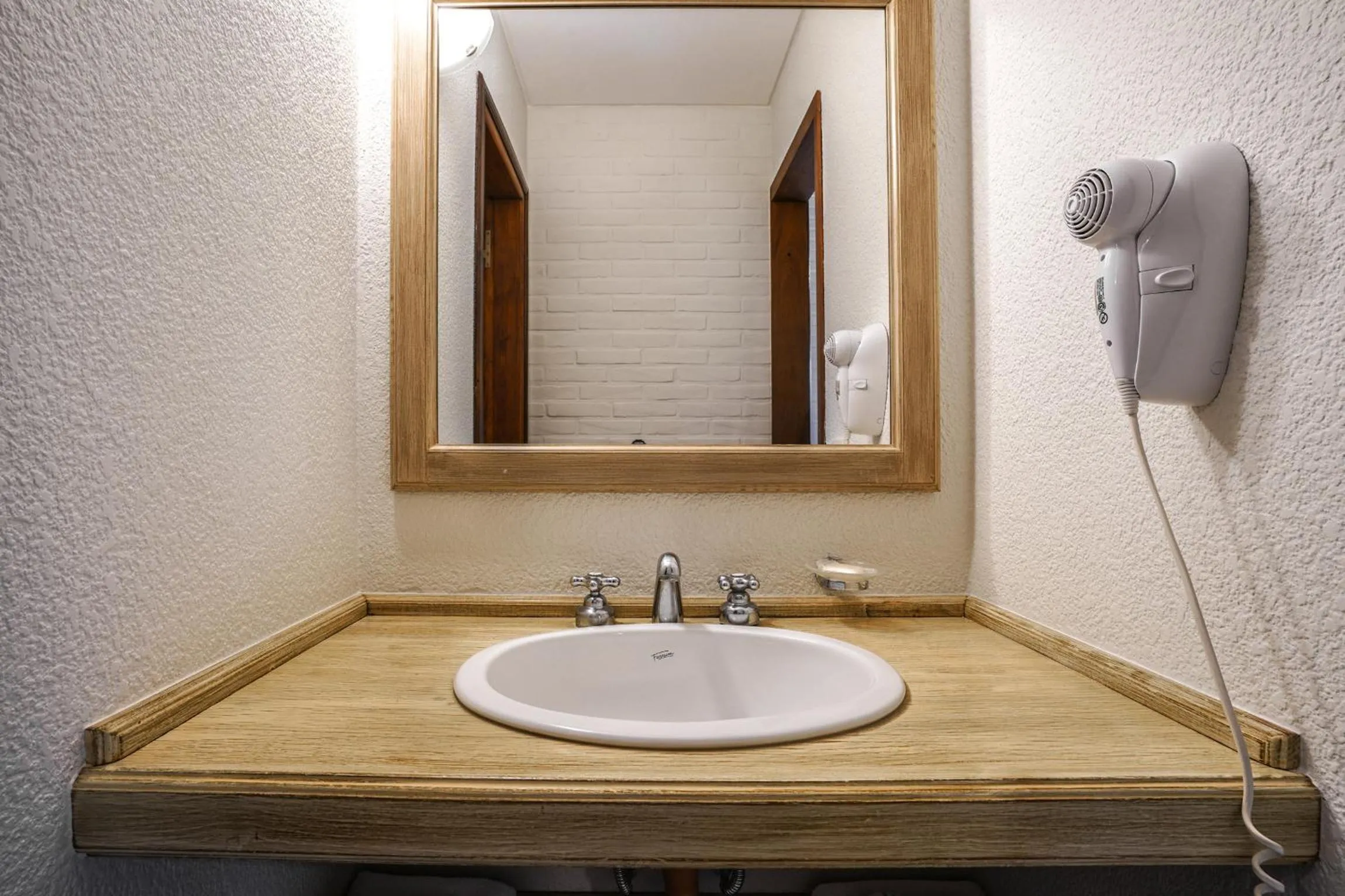 Valeria House Rental Suites